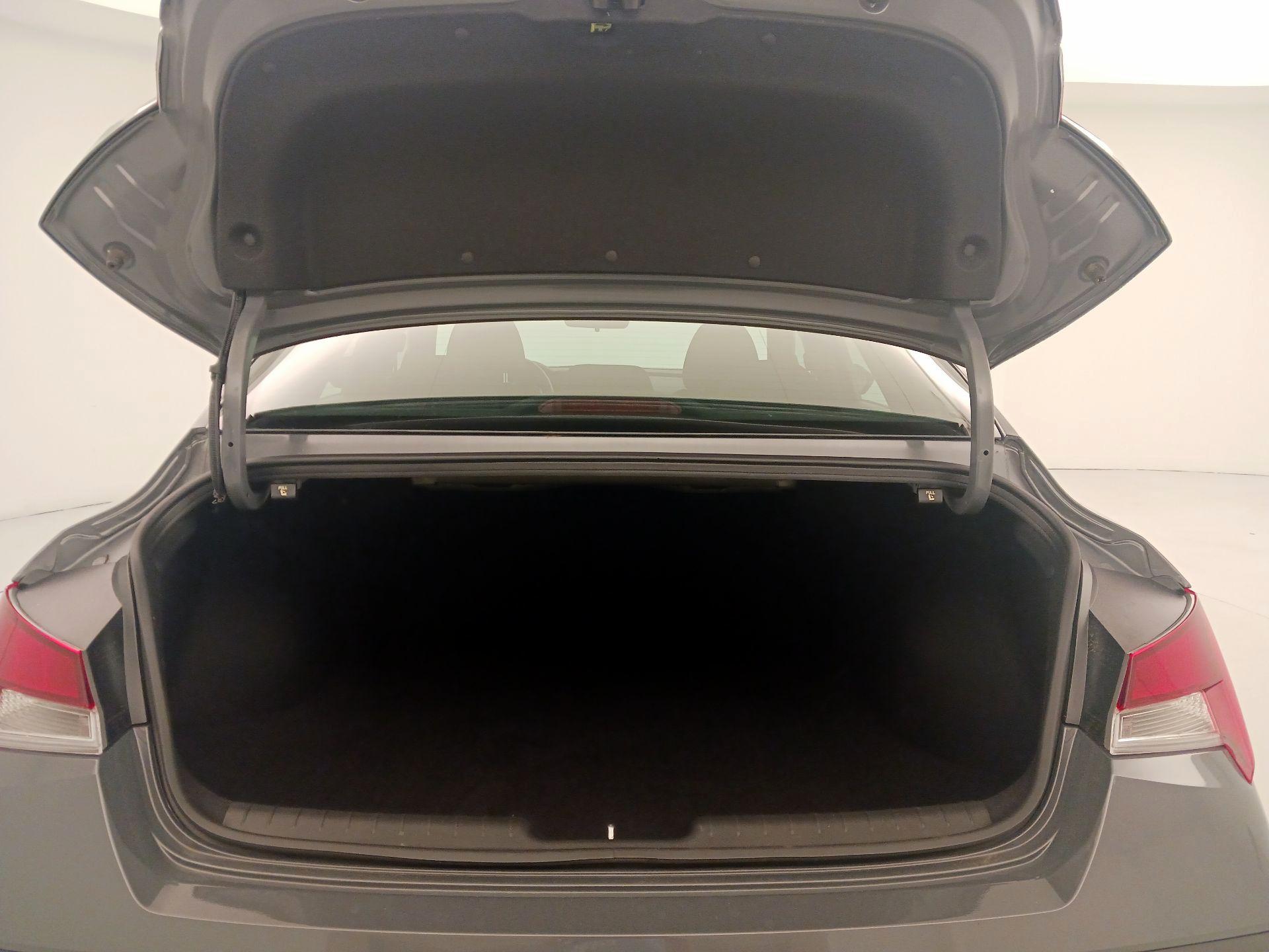 Thumbnail: 2025 Hyundai Elantra - 20