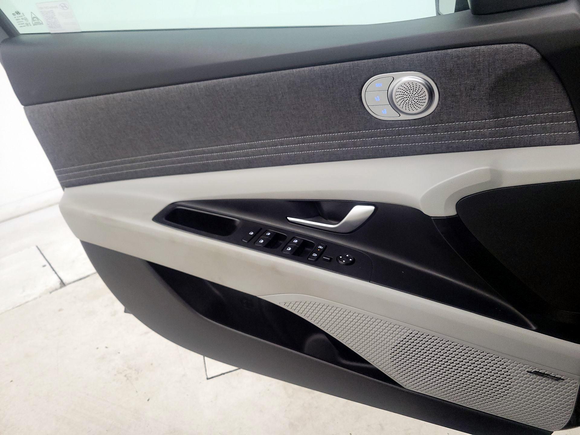 Thumbnail: 2025 Hyundai Elantra - 10