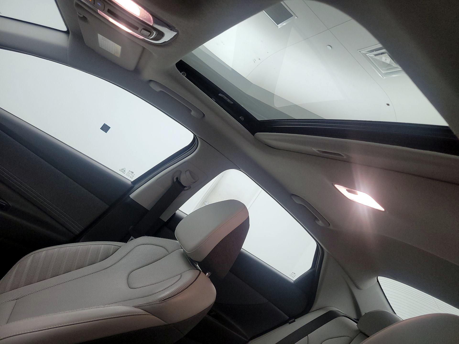 Thumbnail: 2025 Hyundai Elantra - 18