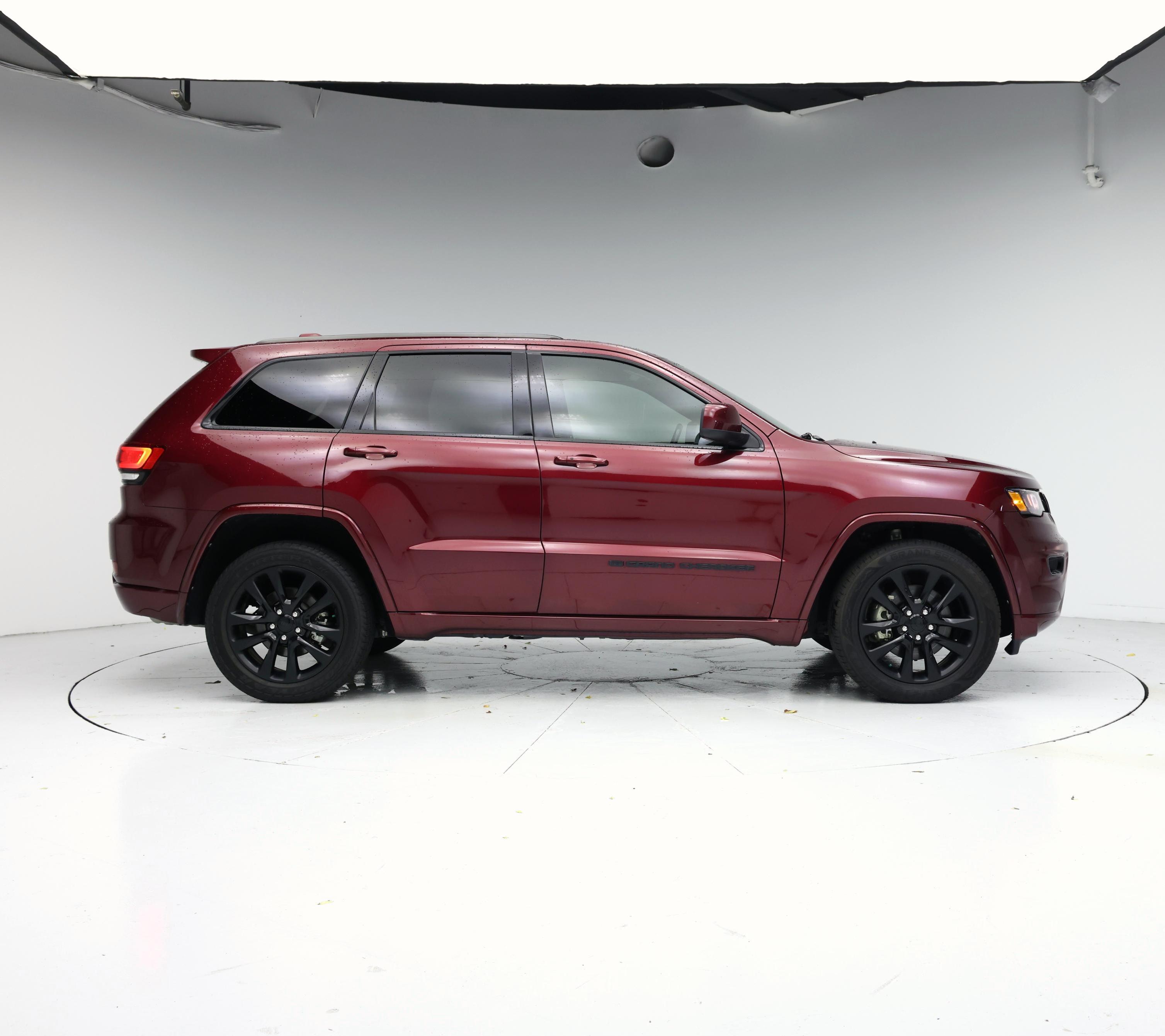 Thumbnail: 2022 Jeep Grand Cherokee - 7
