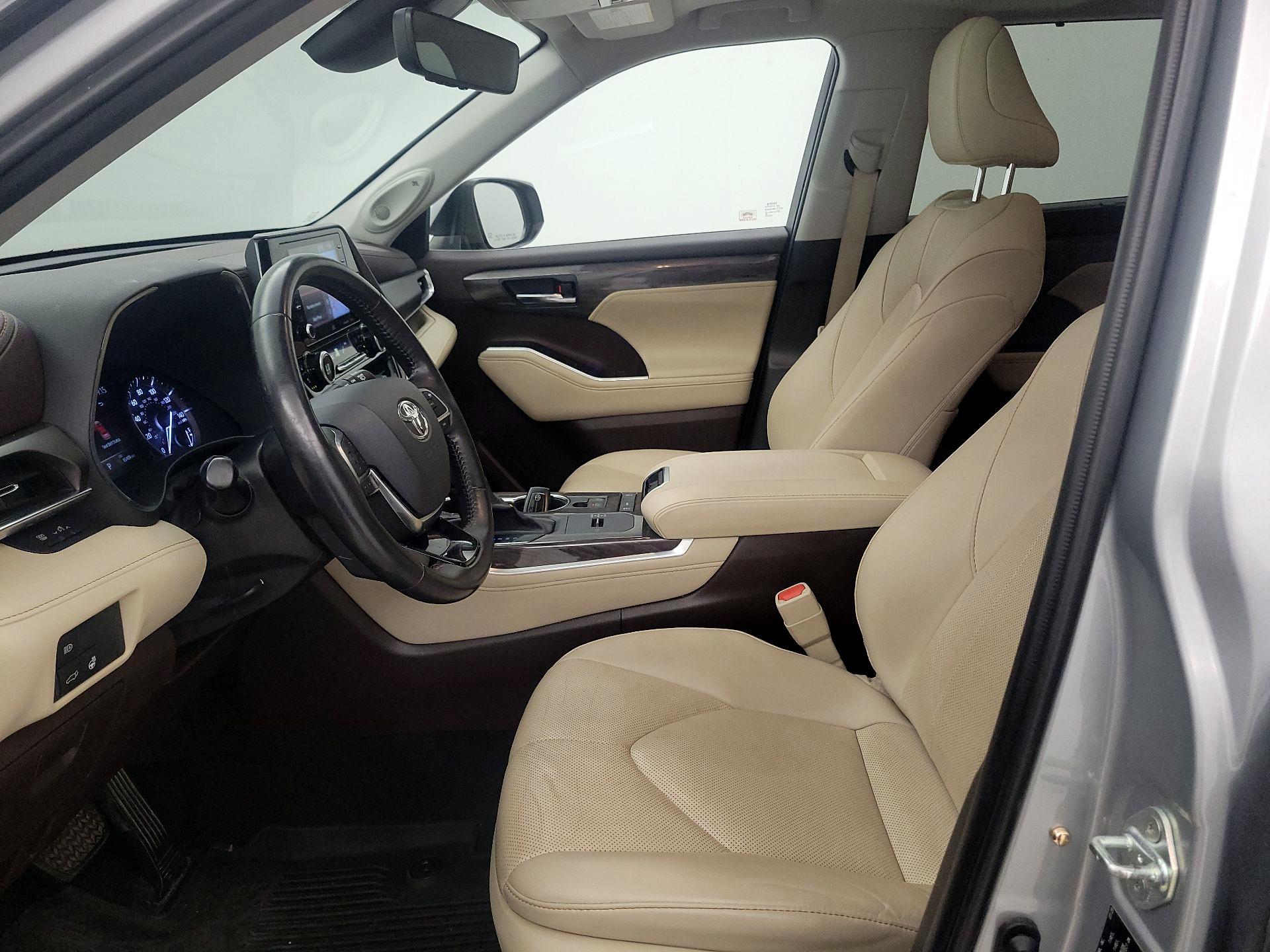 Thumbnail: 2020 Toyota Highlander - 9