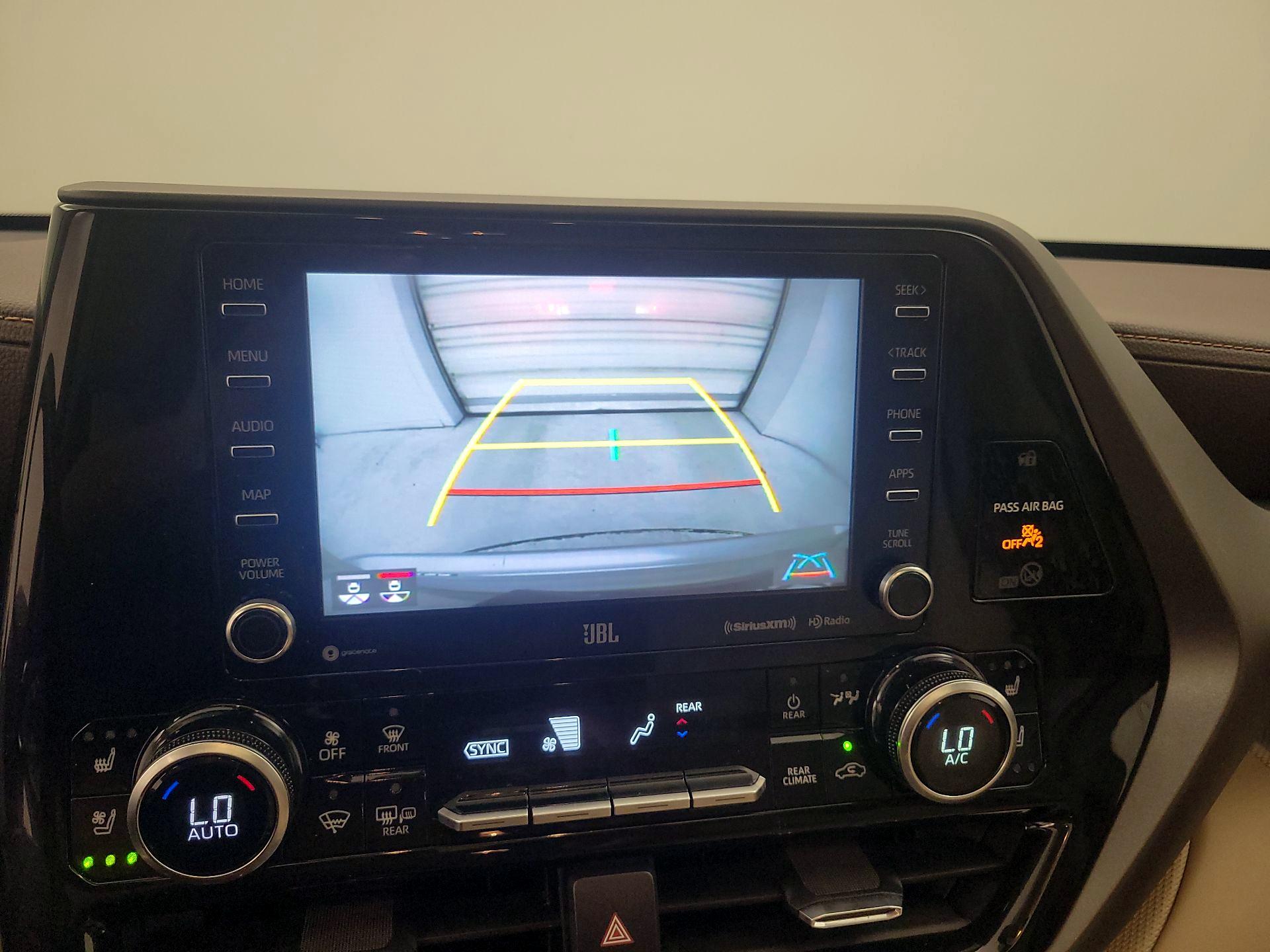 Thumbnail: 2020 Toyota Highlander - 12