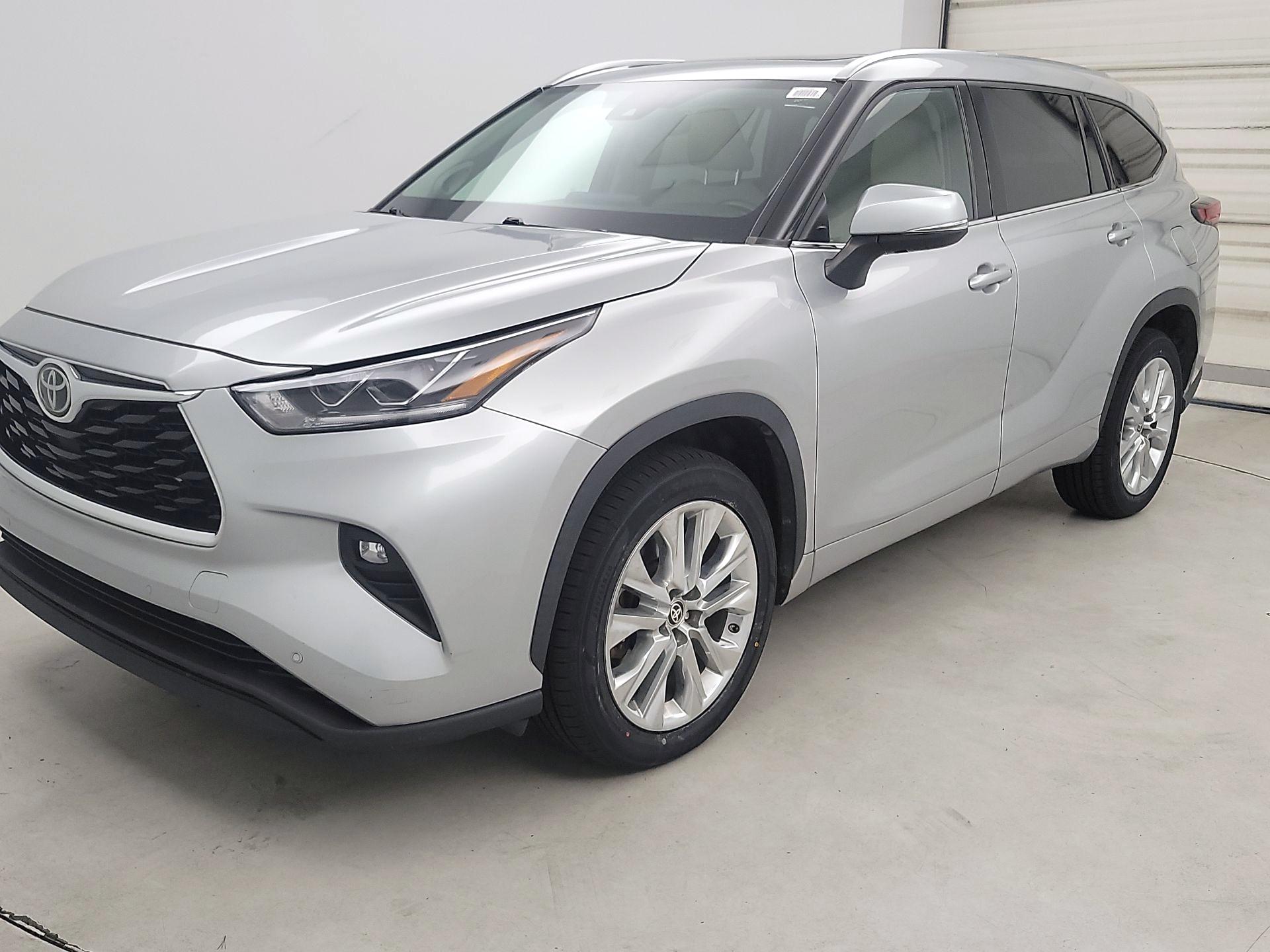 Thumbnail: 2020 Toyota Highlander - 3