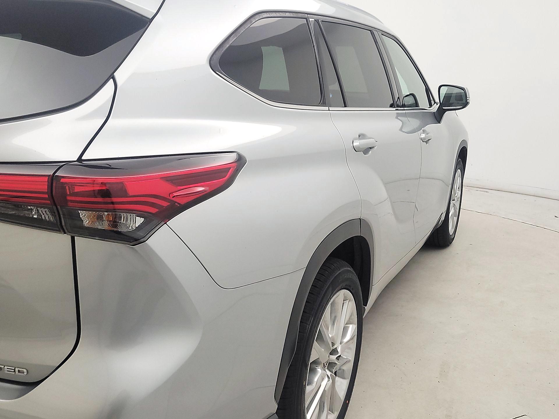 Thumbnail: 2020 Toyota Highlander - 5
