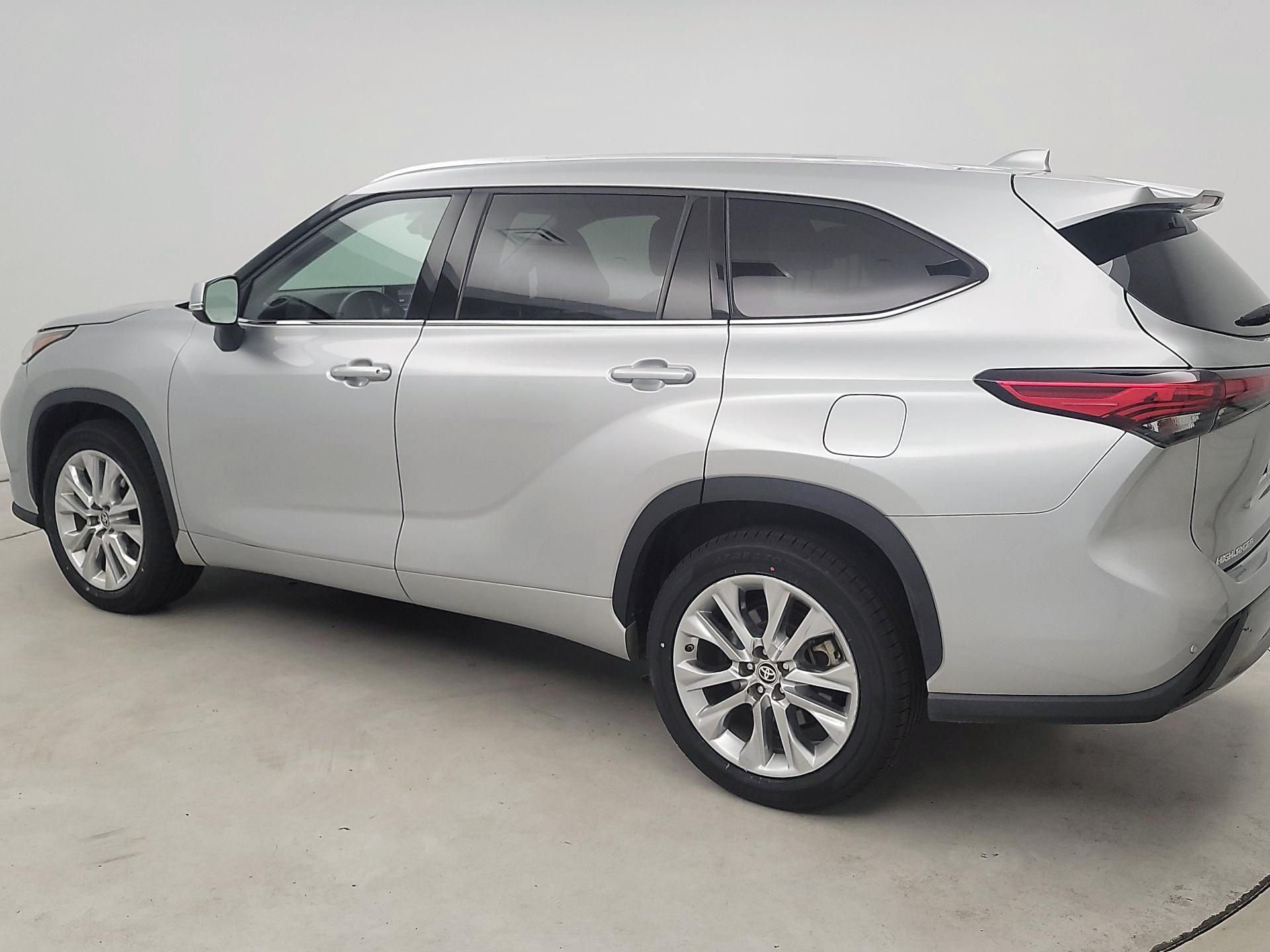 Thumbnail: 2020 Toyota Highlander - 7
