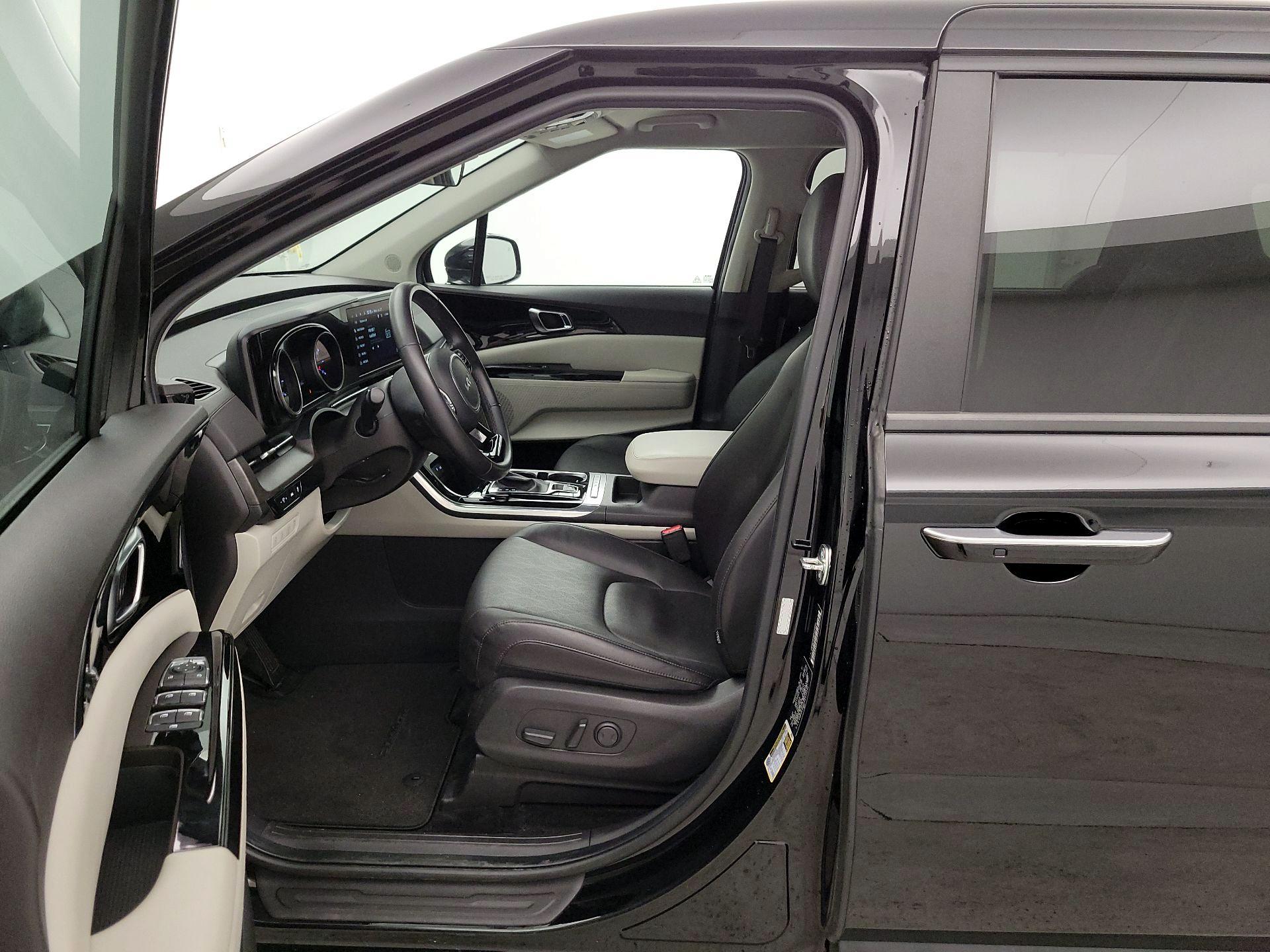 Thumbnail: 2024 Kia Carnival - 9