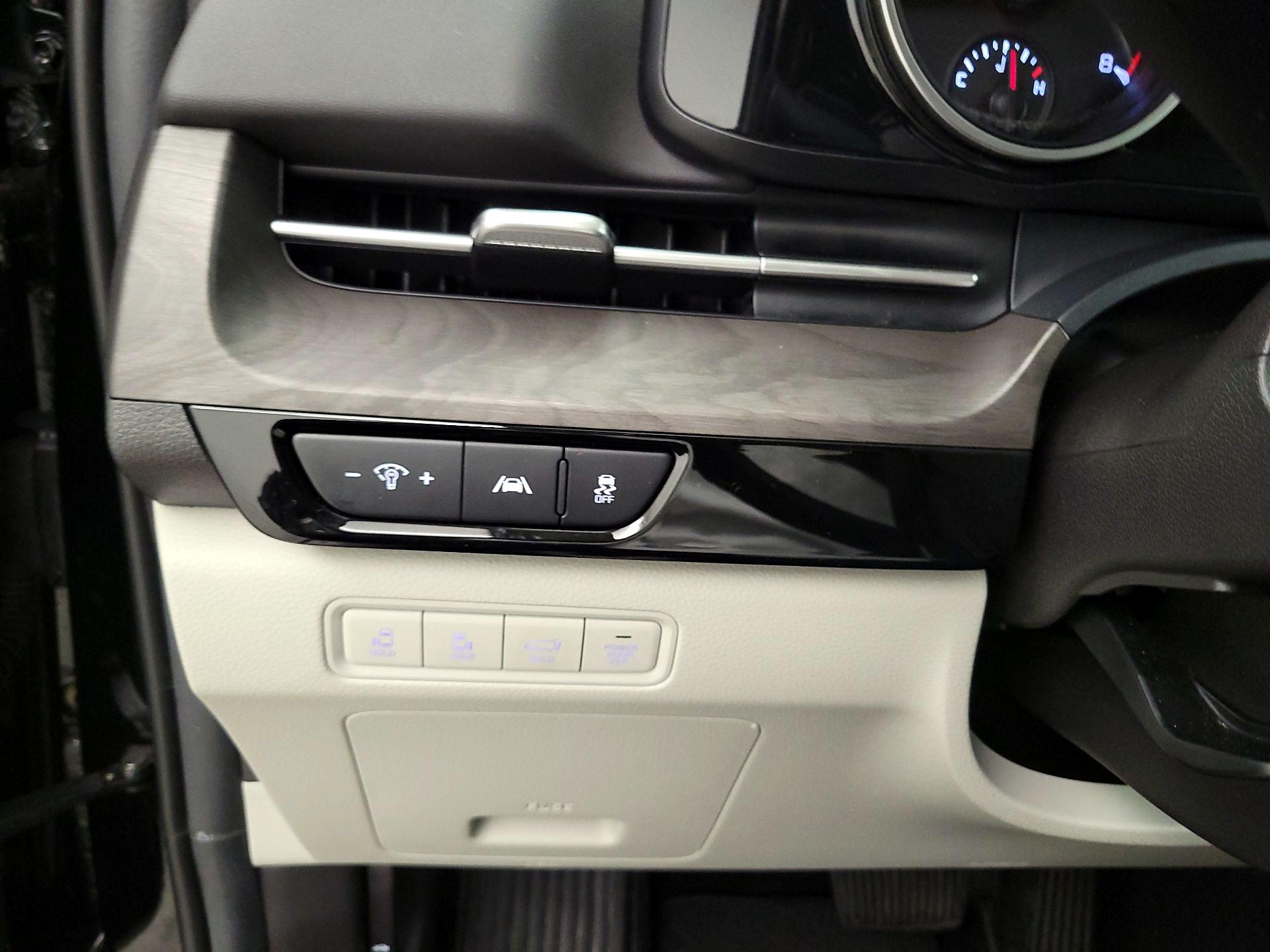 Thumbnail: 2024 Kia Carnival - 11