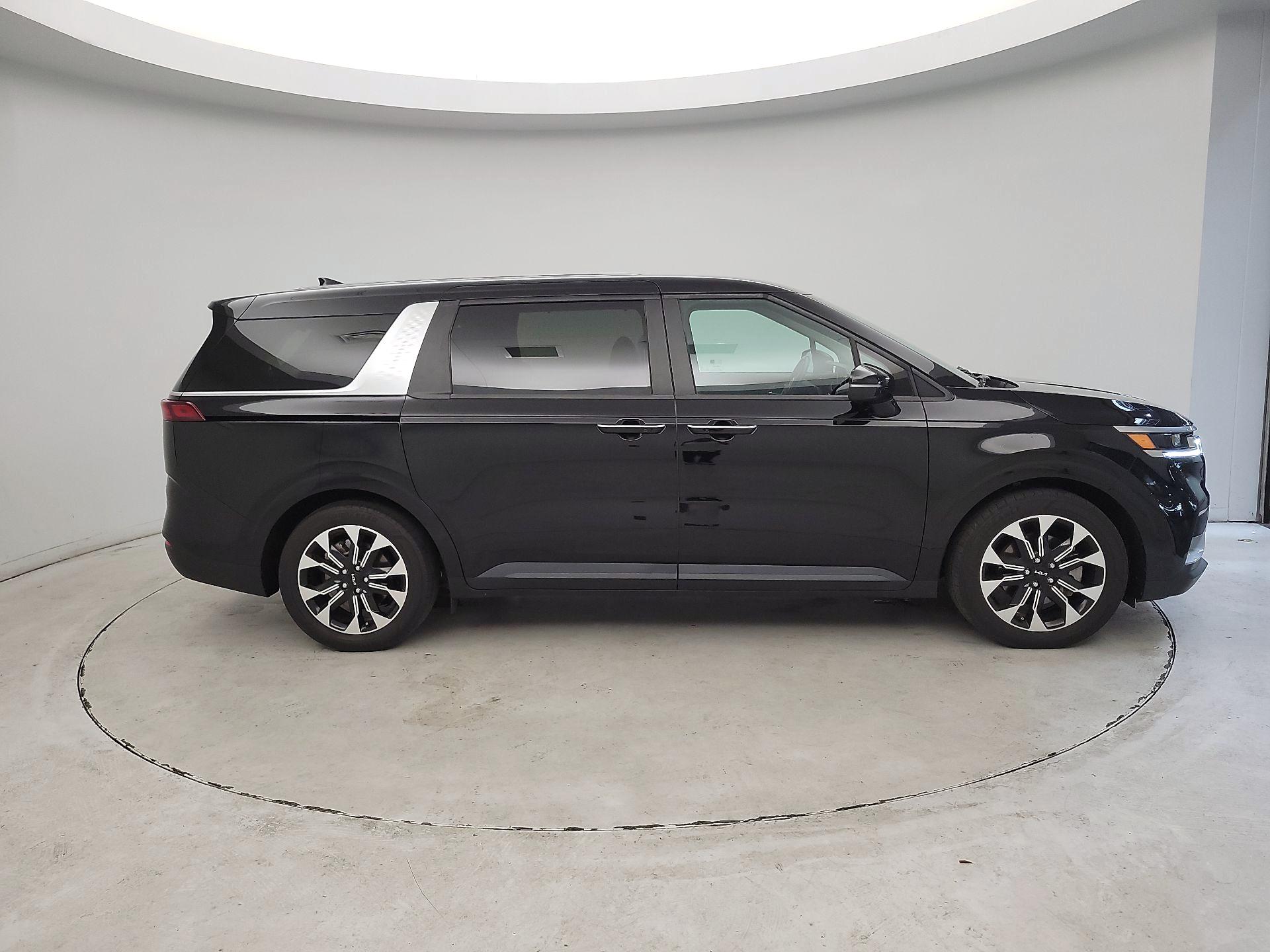 Thumbnail: 2024 Kia Carnival - 4