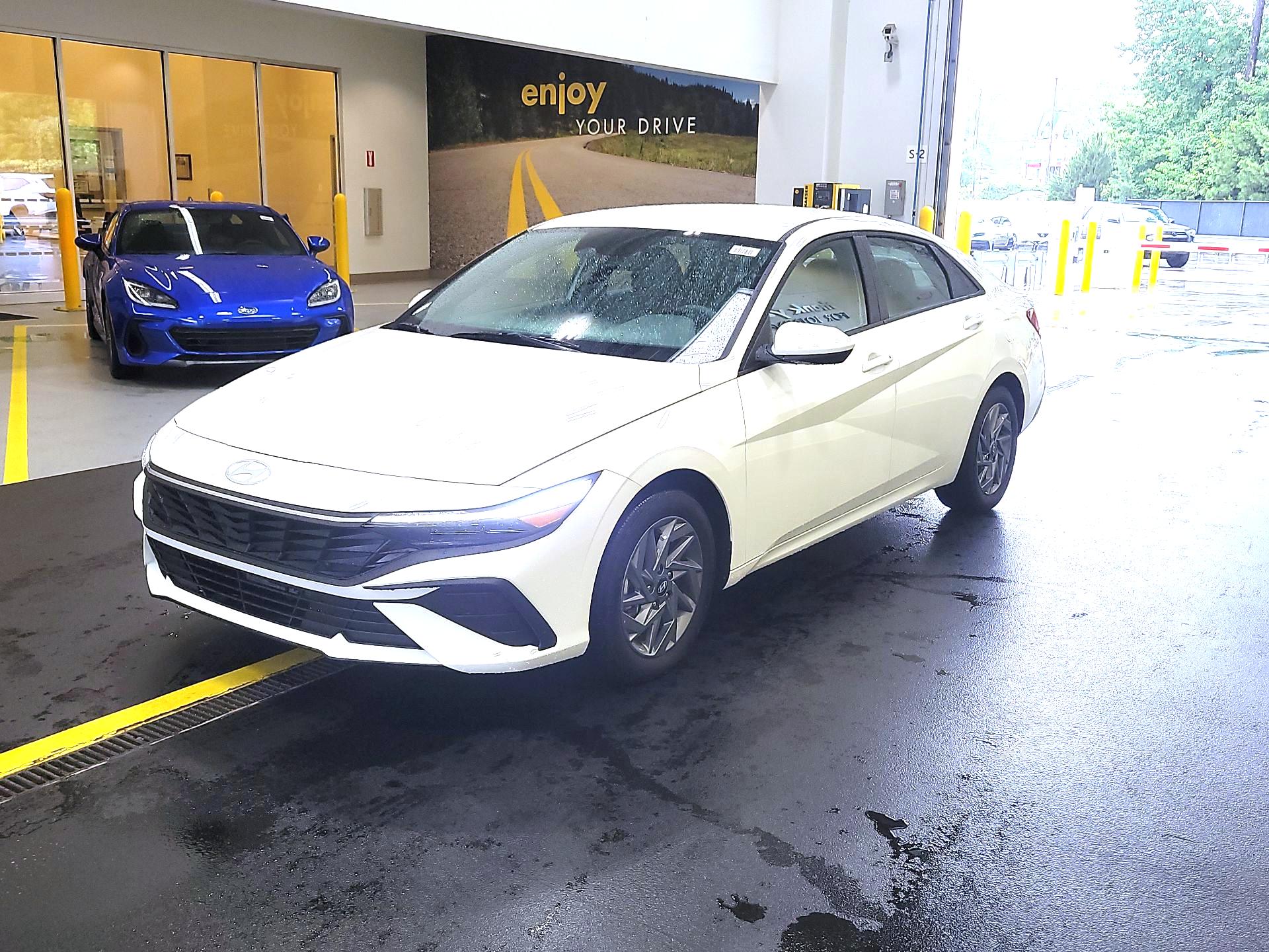 Thumbnail: 2025 Hyundai Elantra - 3