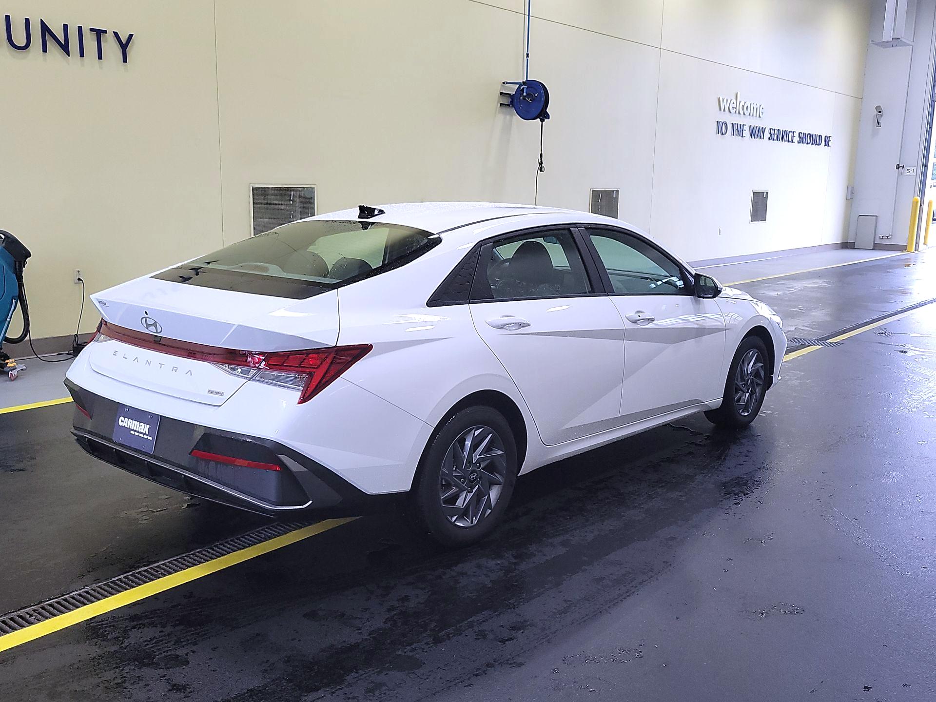 Thumbnail: 2025 Hyundai Elantra - 5