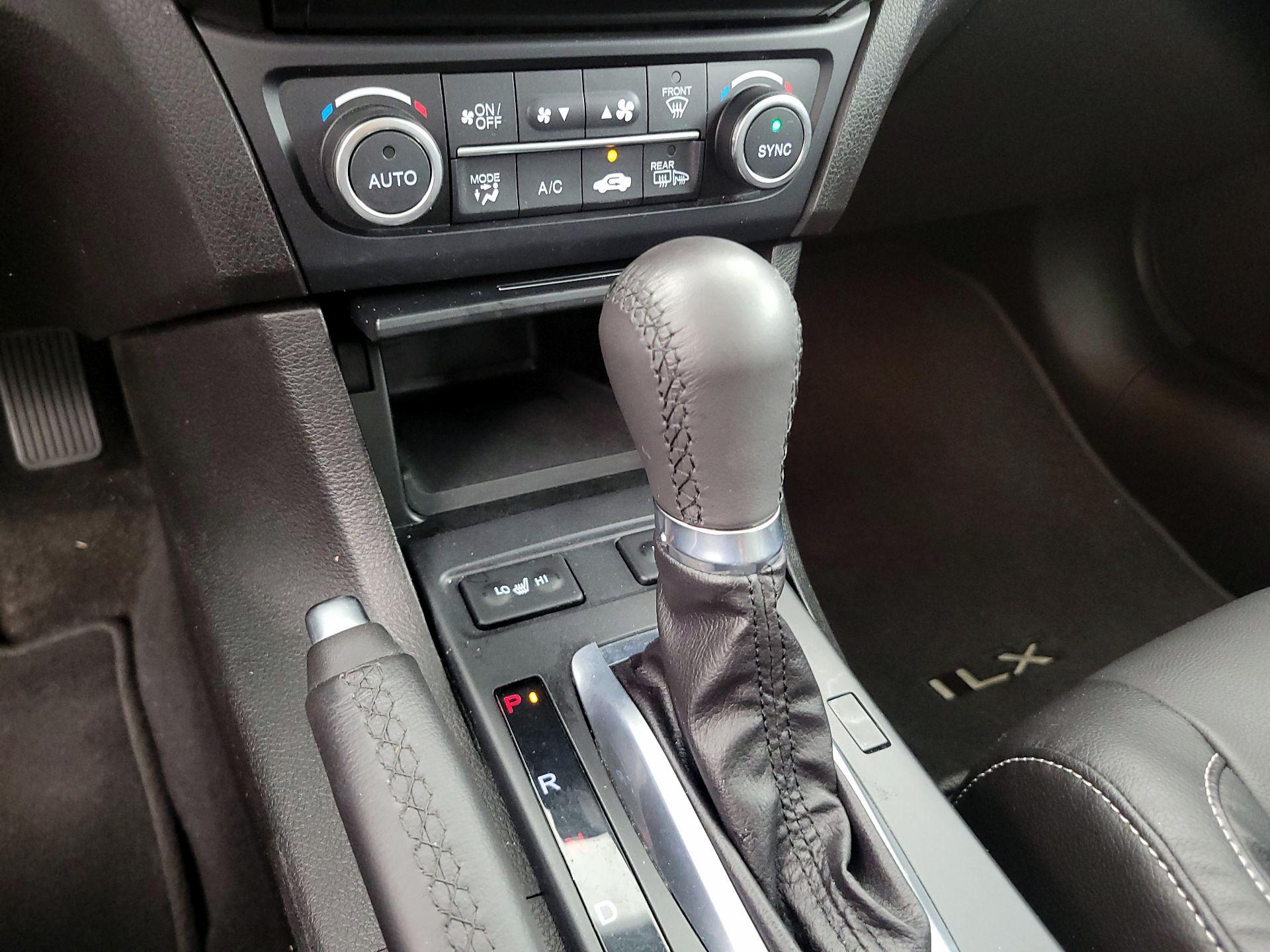 Thumbnail: 2019 Acura ILX - 17