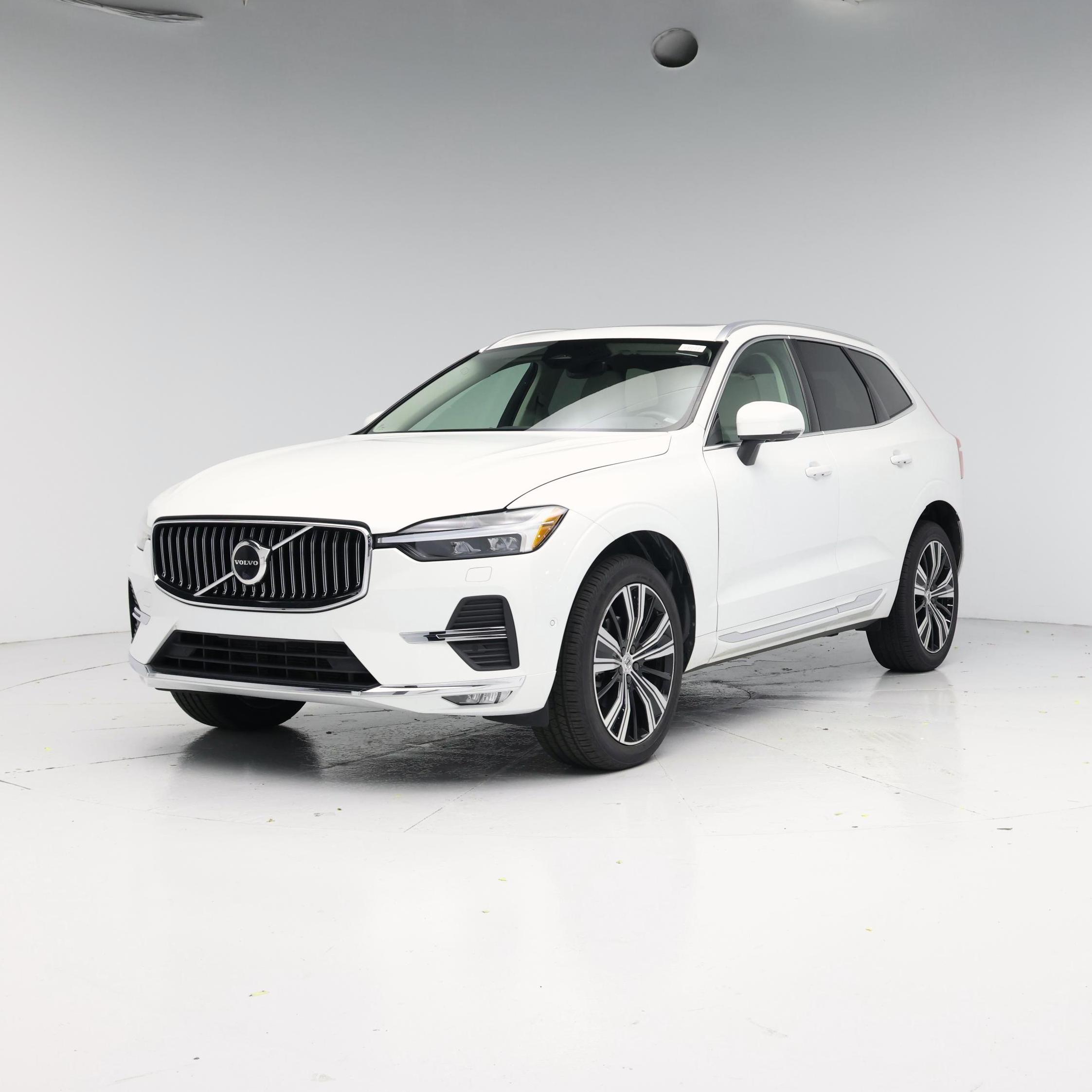 Thumbnail: 2023 Volvo XC60 - 4