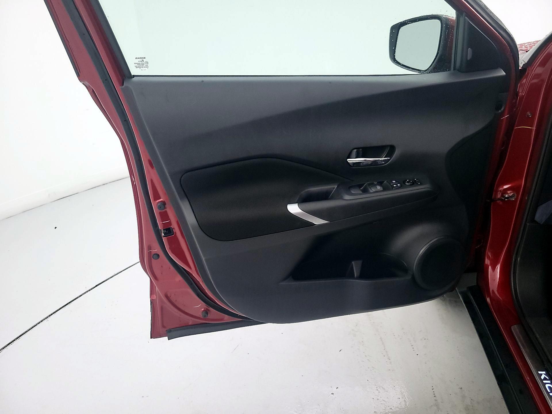 Thumbnail: 2022 Nissan Kicks - 12
