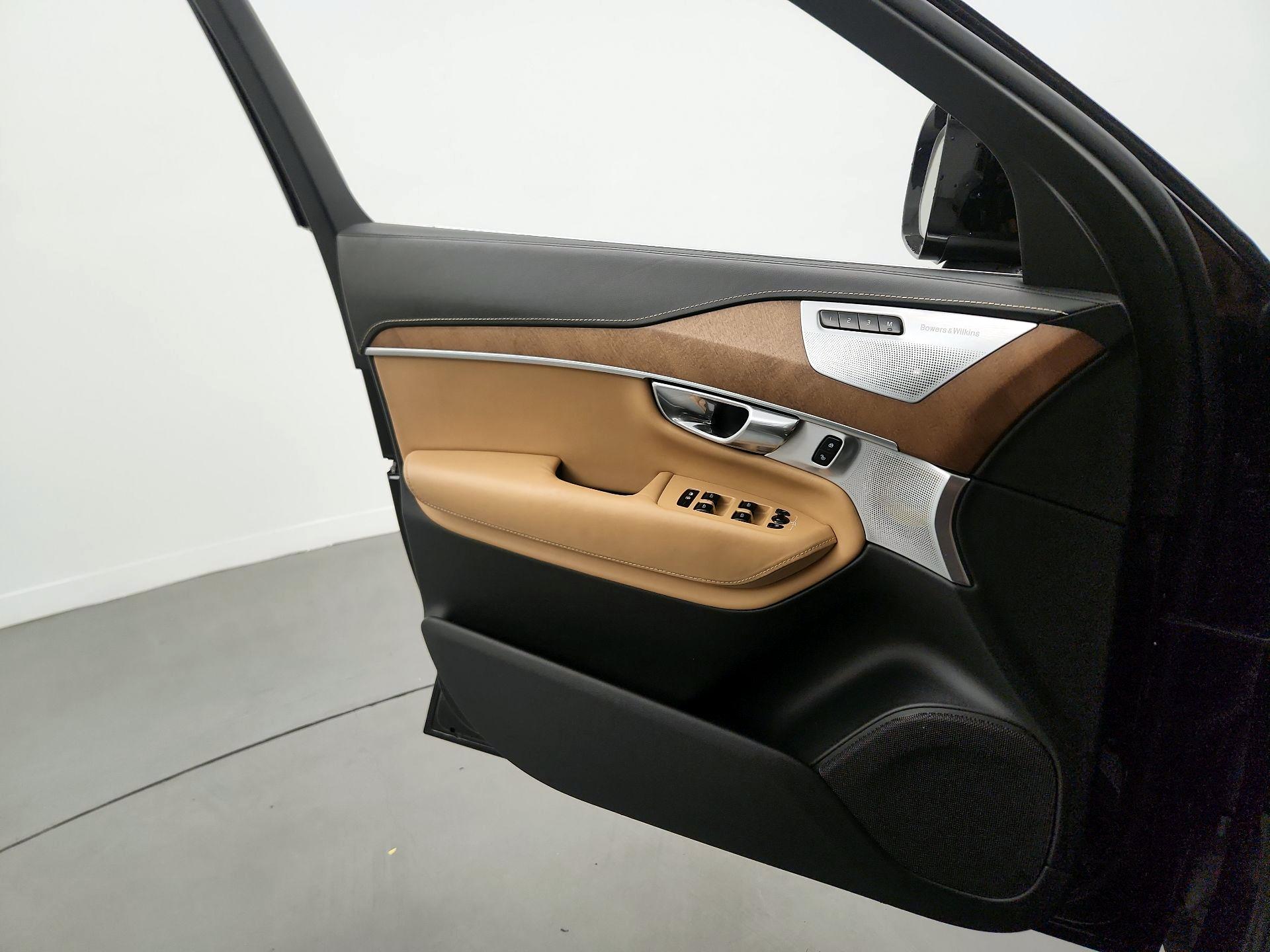 Thumbnail: 2017 Volvo XC90 - 12