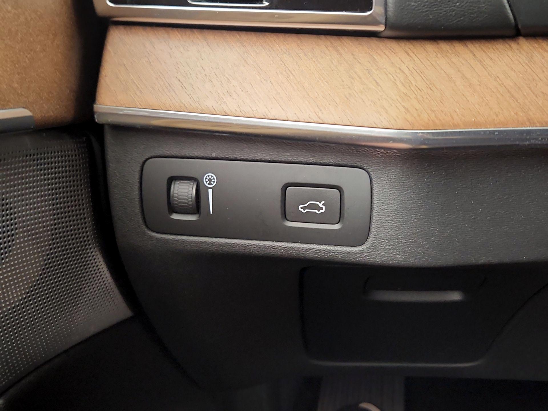 Thumbnail: 2017 Volvo XC90 - 13