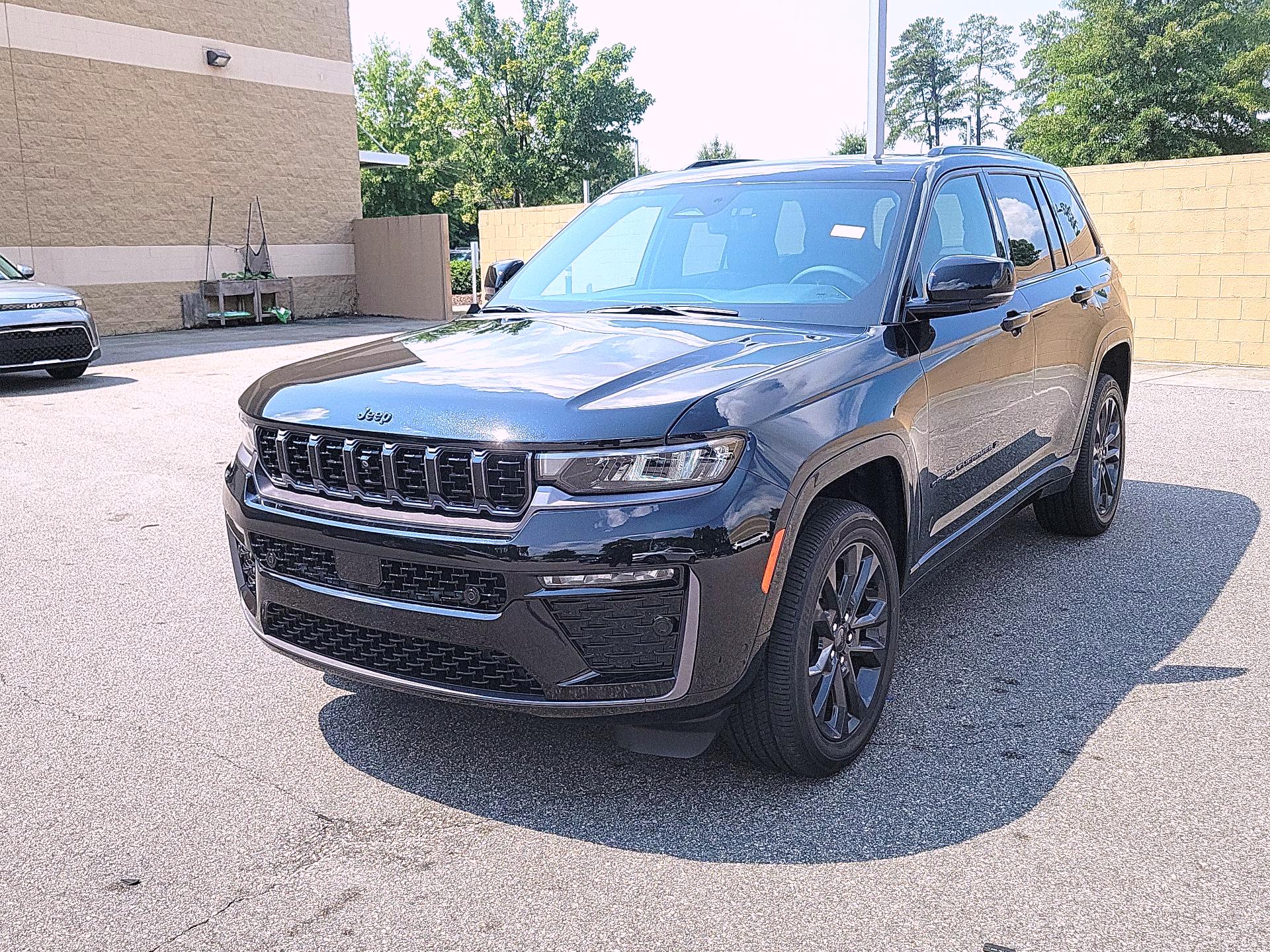 Thumbnail: 2026 Jeep Grand Cherokee - 3