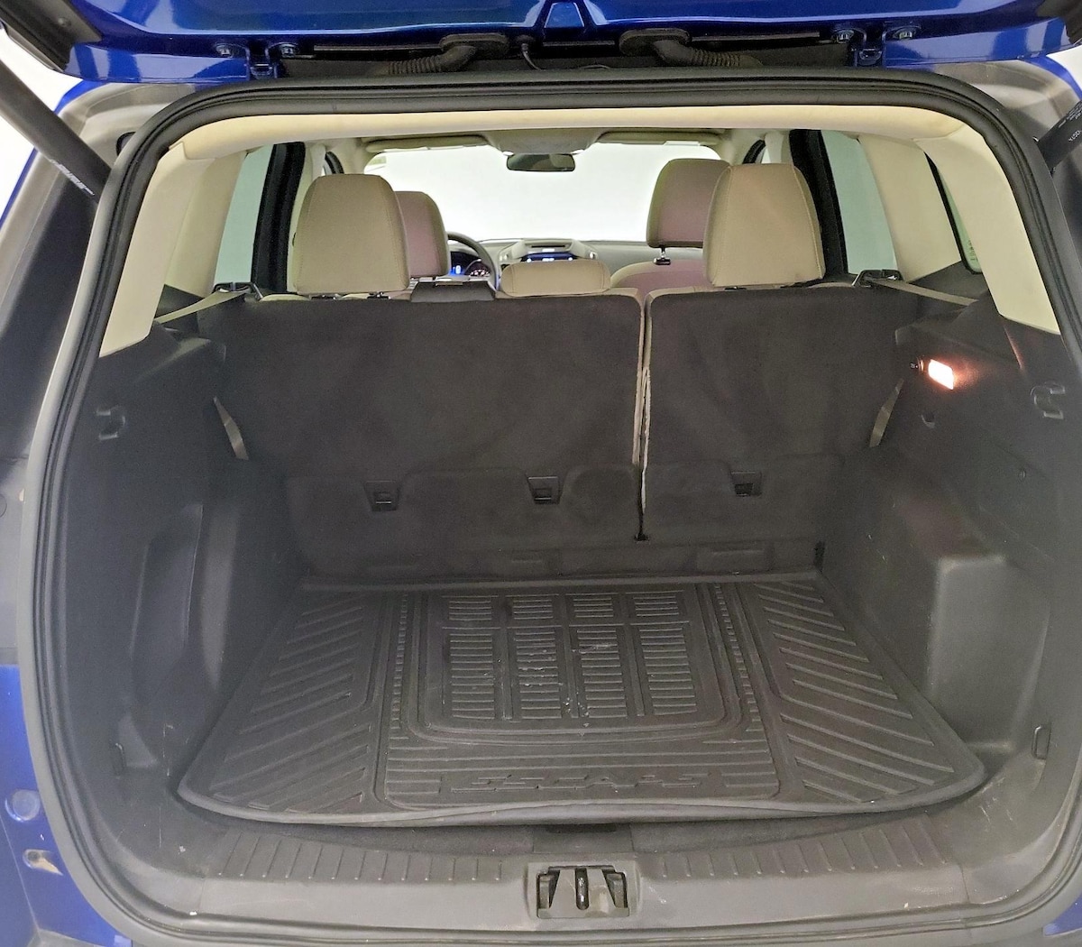 Trunk/Cargo (Seats Up)