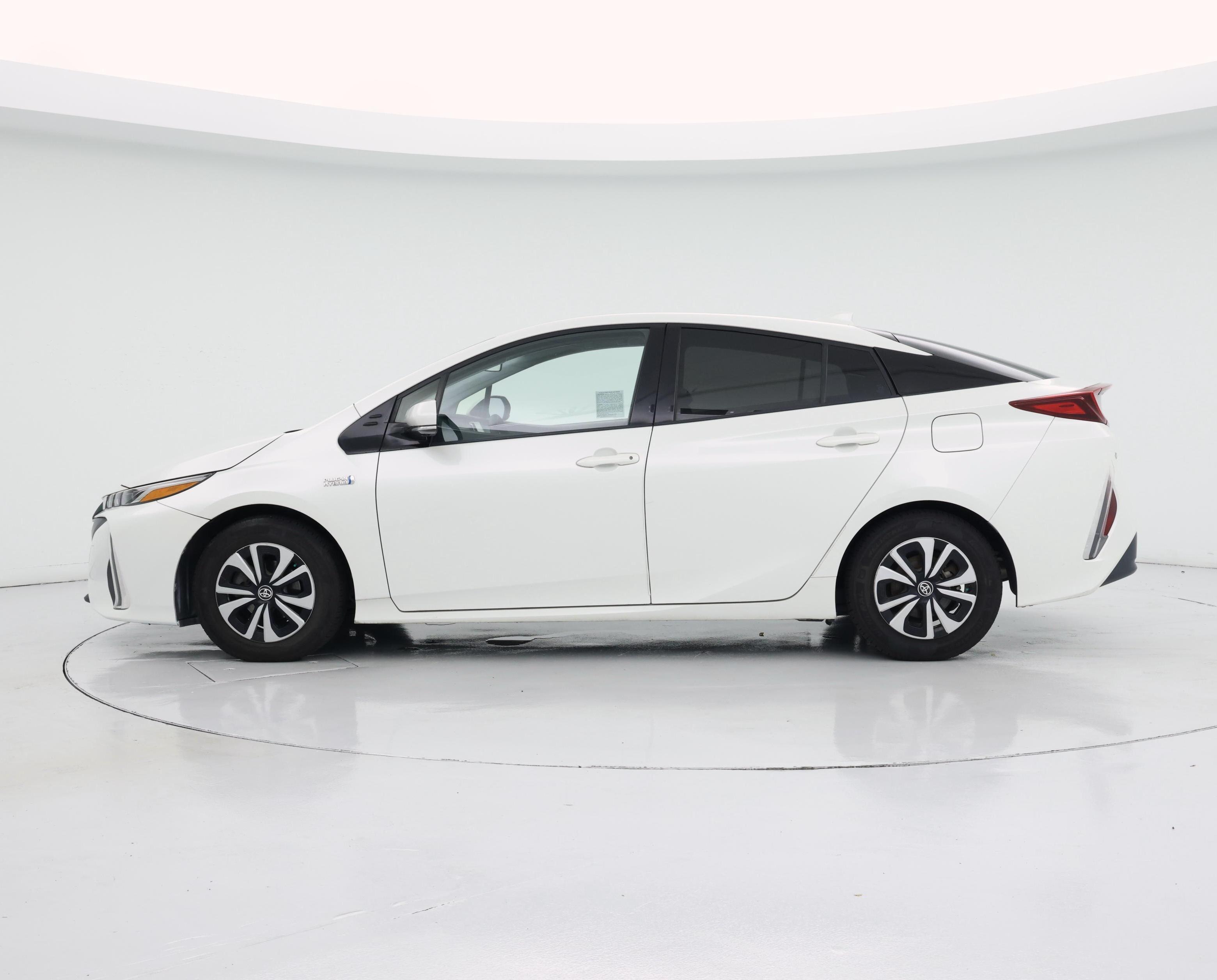 Thumbnail: 2019 Toyota Prius Prime - 3
