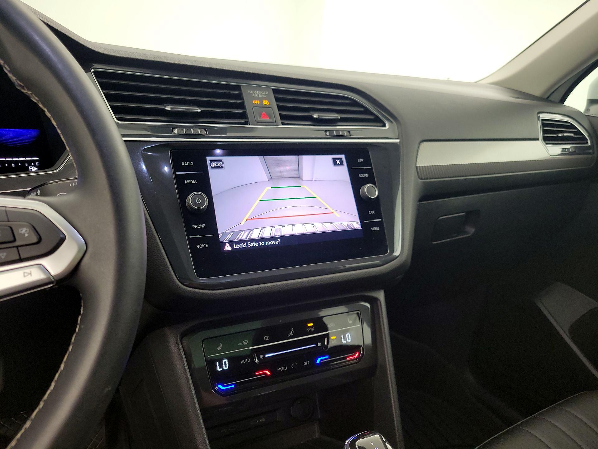 Thumbnail: 2022 Volkswagen Tiguan - 14