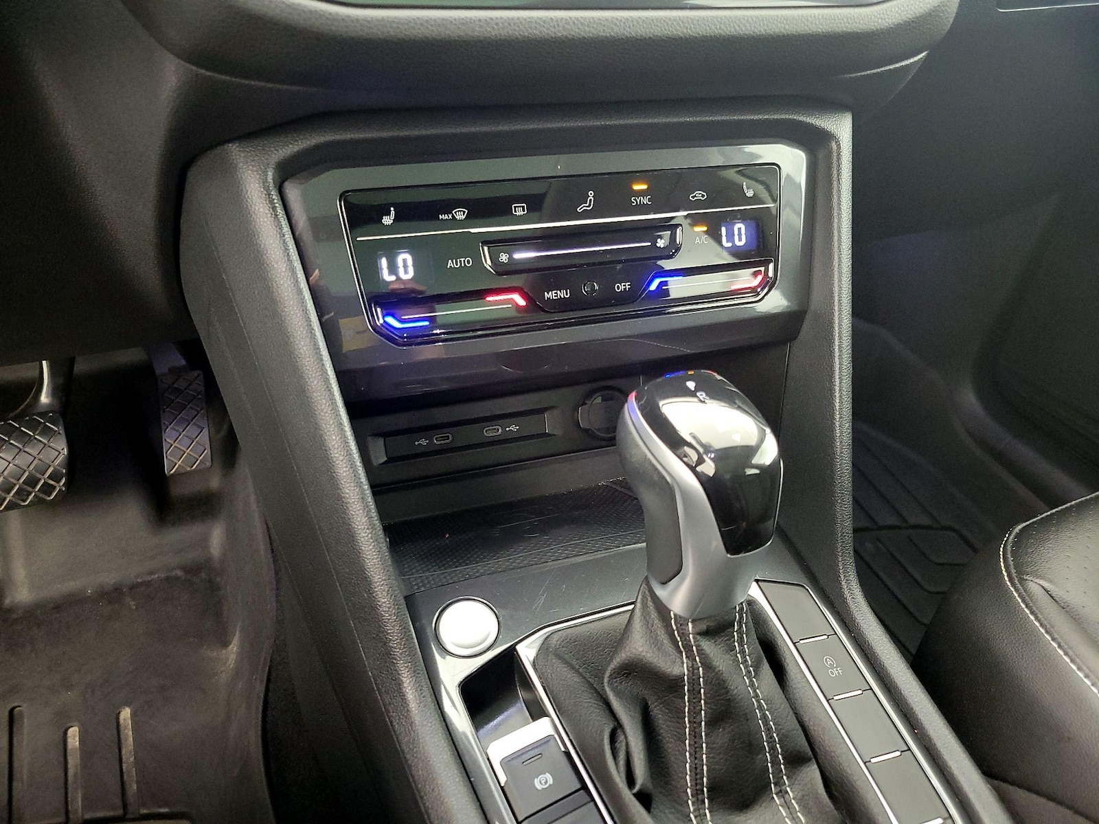 2022 Volkswagen Tiguan SE - Photo 17