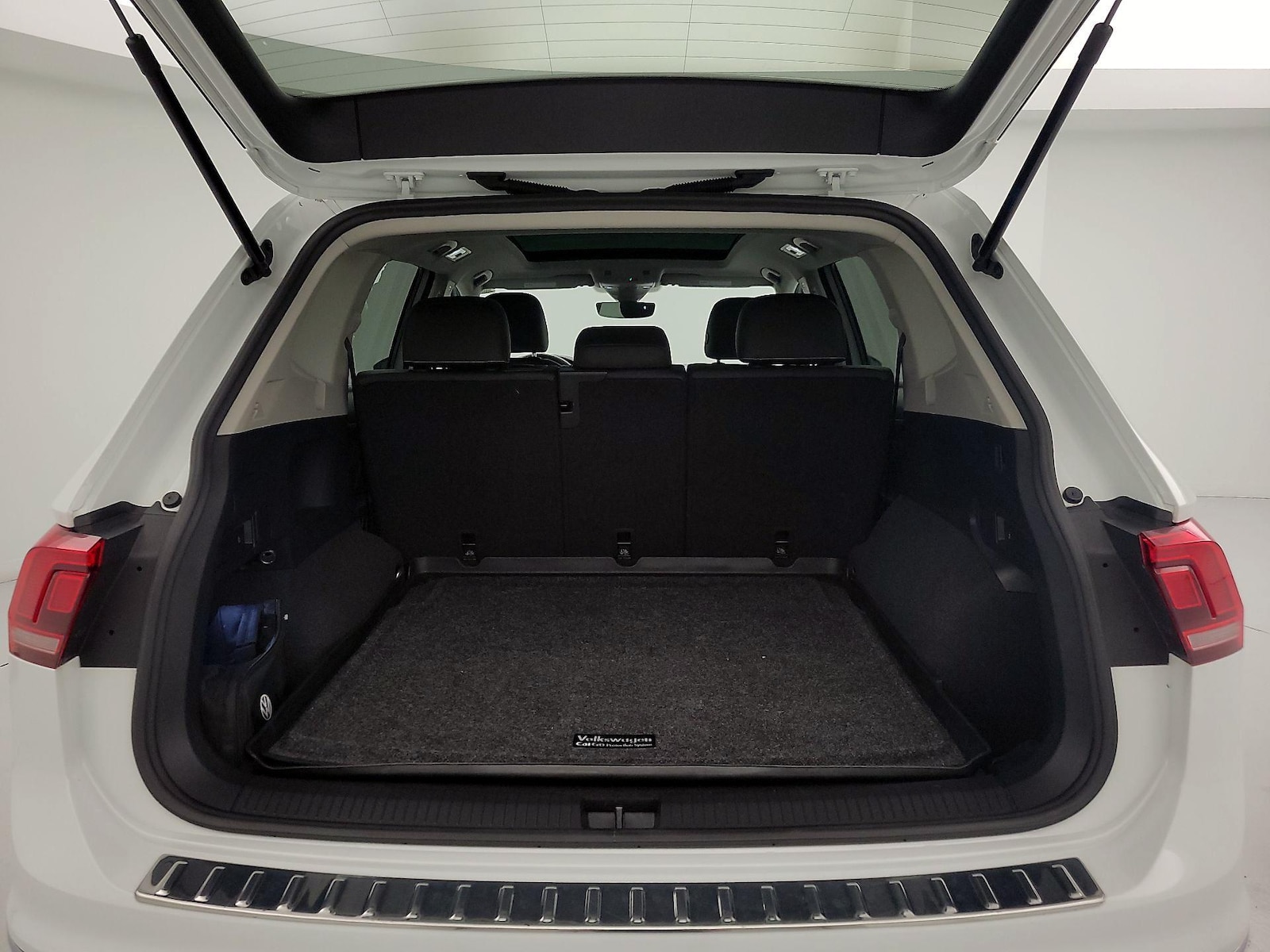 2022 Volkswagen Tiguan SE - Photo 22