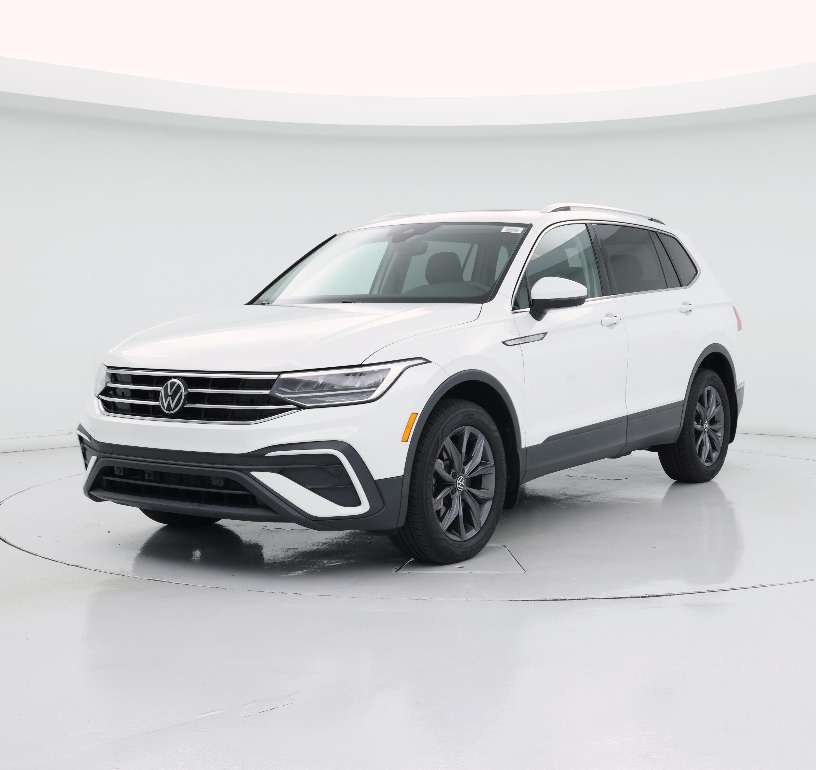 Thumbnail: 2022 Volkswagen Tiguan - 4