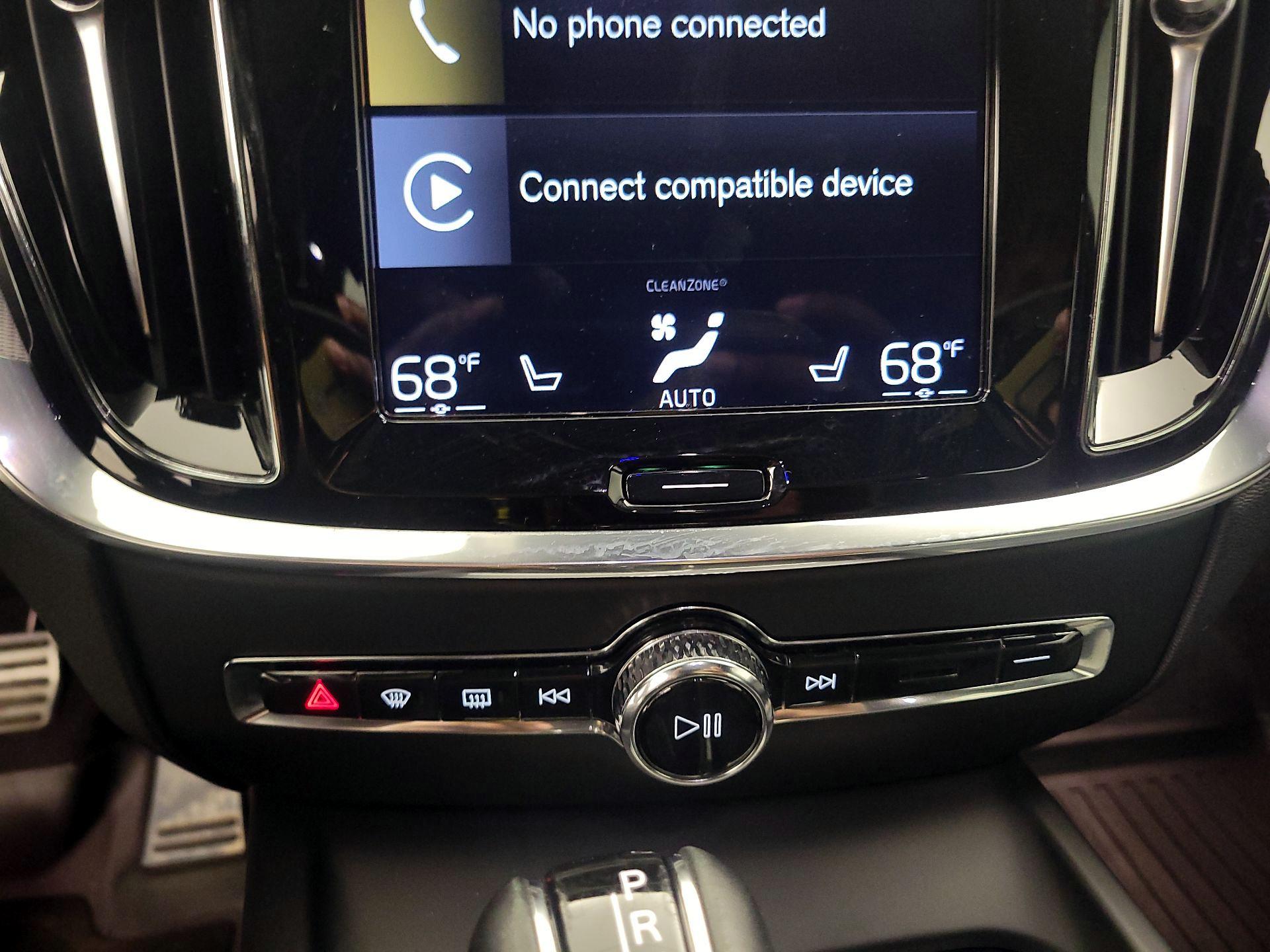 Thumbnail: 2020 Volvo S60 - 14