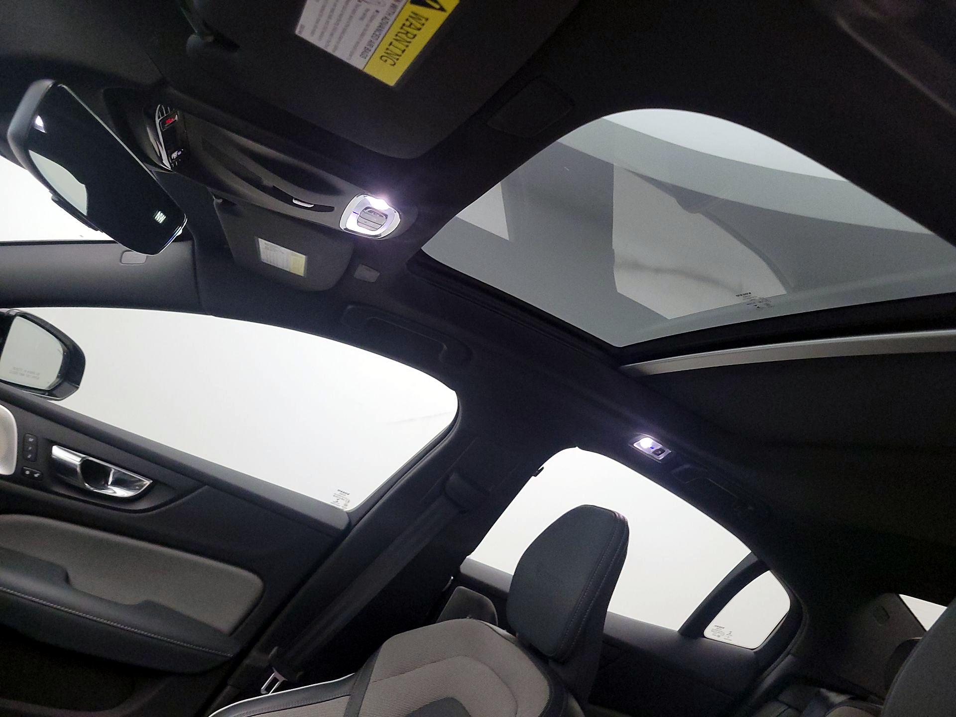 Thumbnail: 2020 Volvo S60 - 16
