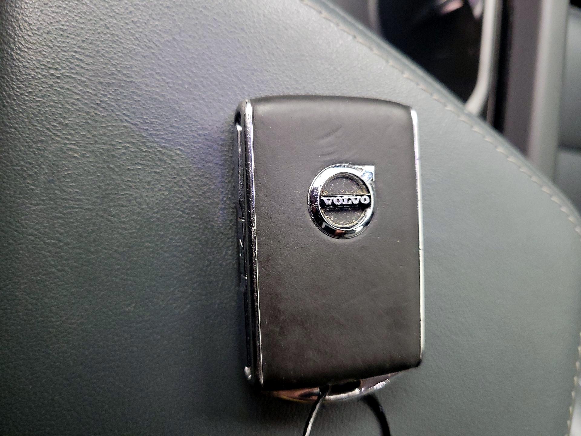 Thumbnail: 2020 Volvo S60 - 20