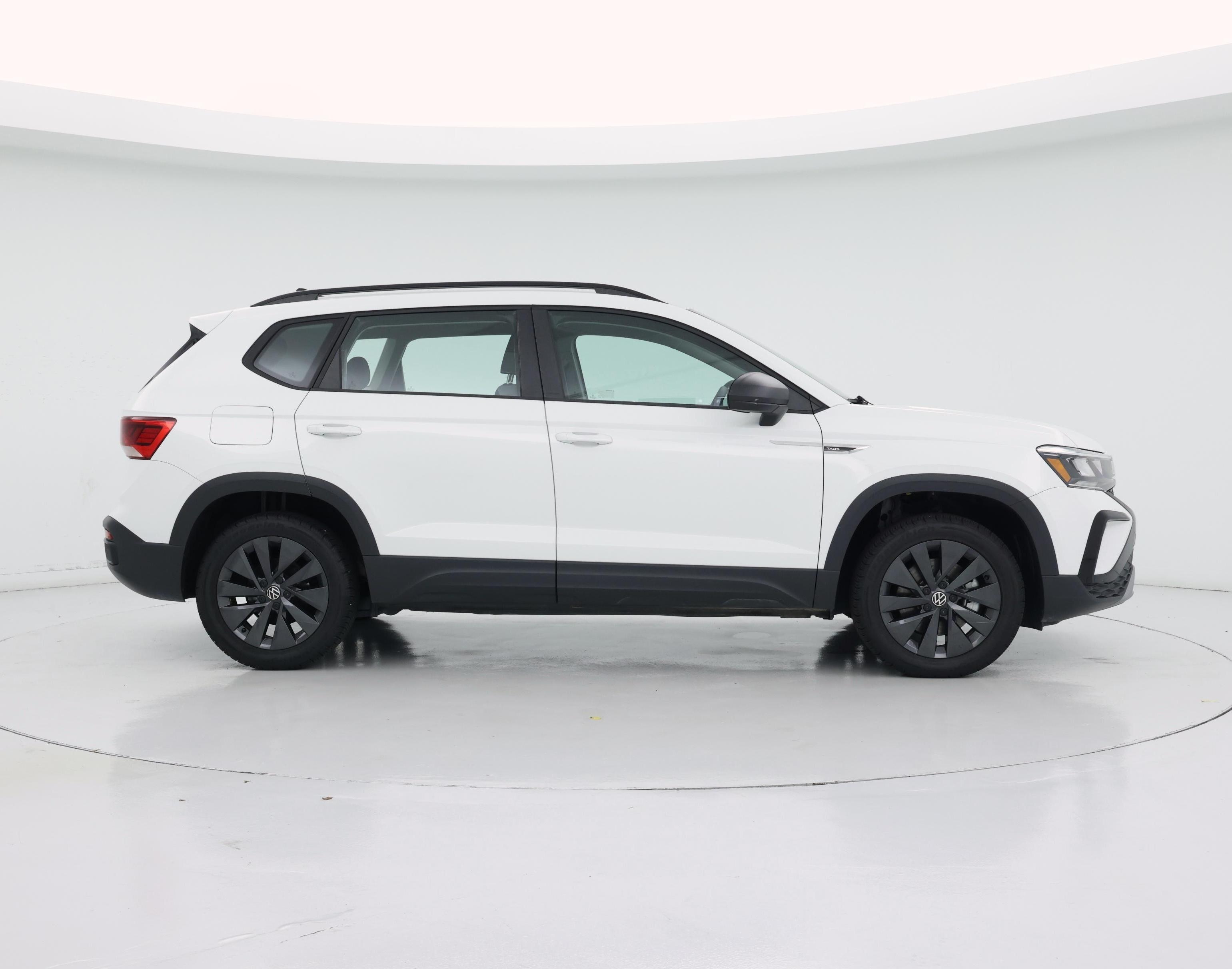 Thumbnail: 2023 Volkswagen Taos - 7