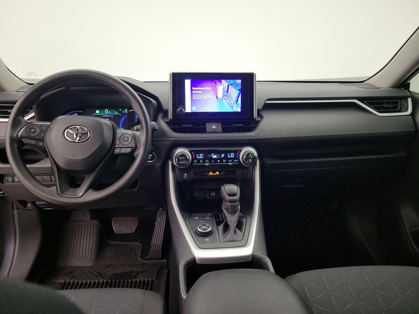 2025 Toyota RAV4 XLE - Photo 10
