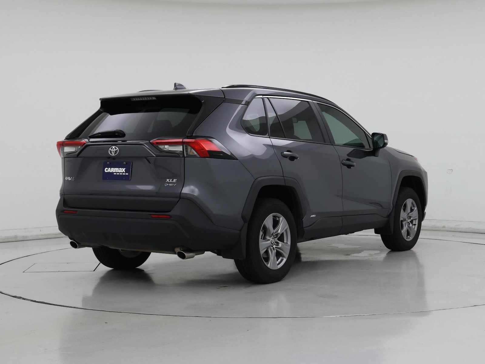 2025 Toyota RAV4 XLE - Photo 9