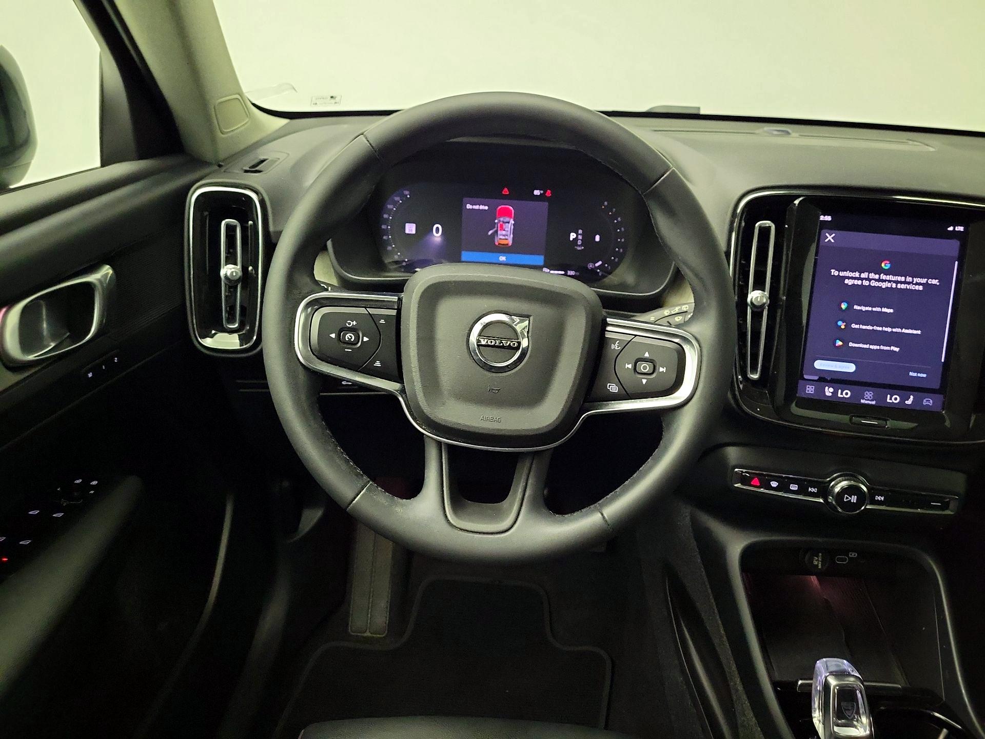 Thumbnail: 2024 Volvo XC40 - 10
