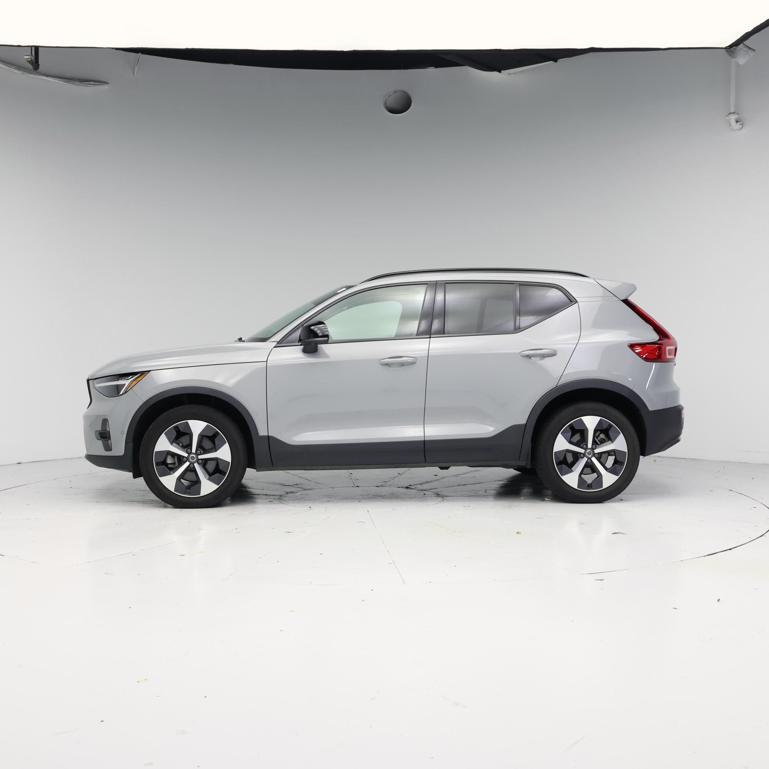 Thumbnail: 2024 Volvo XC40 - 3