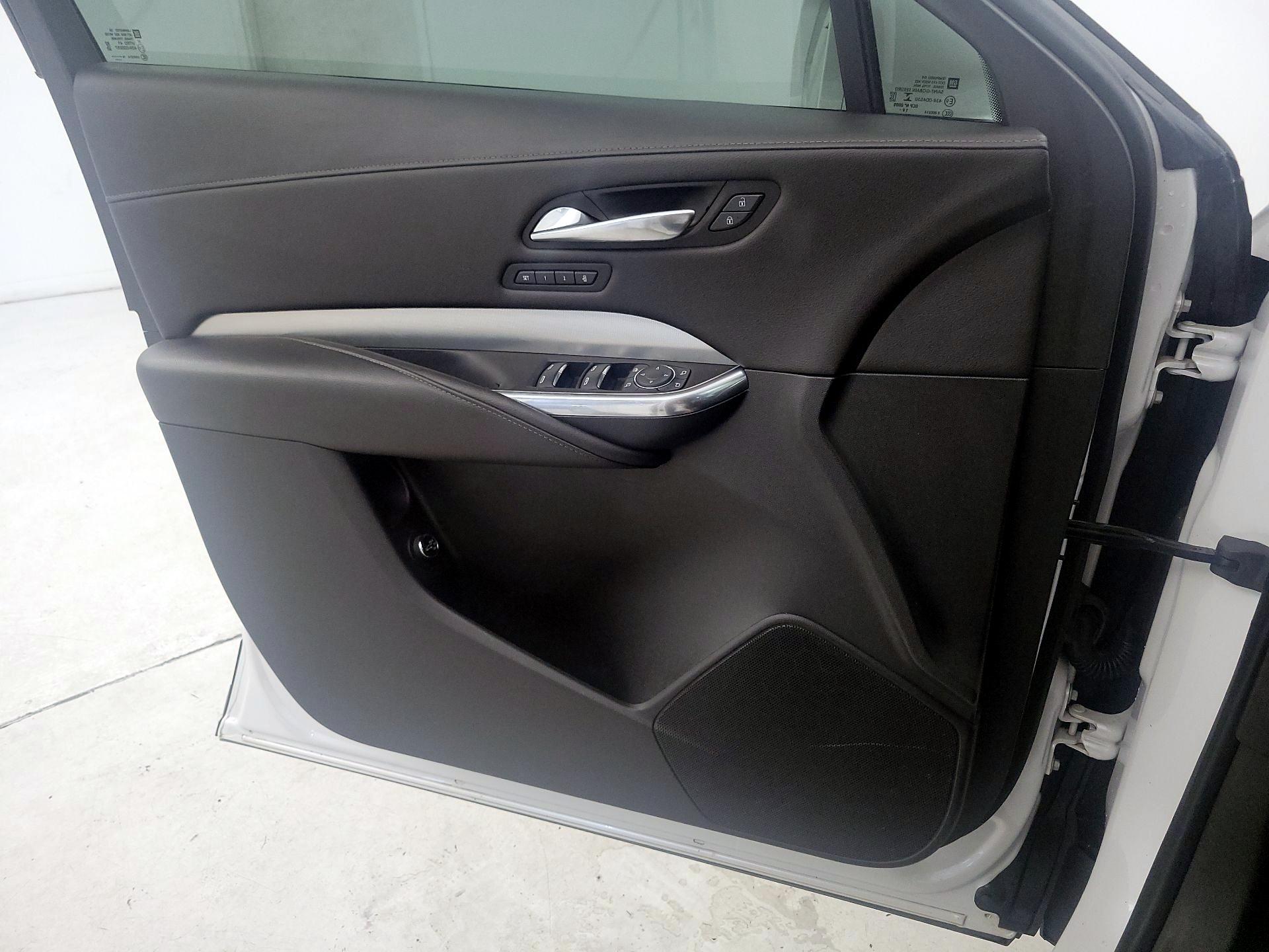 Thumbnail: 2020 Cadillac XT4 - 10