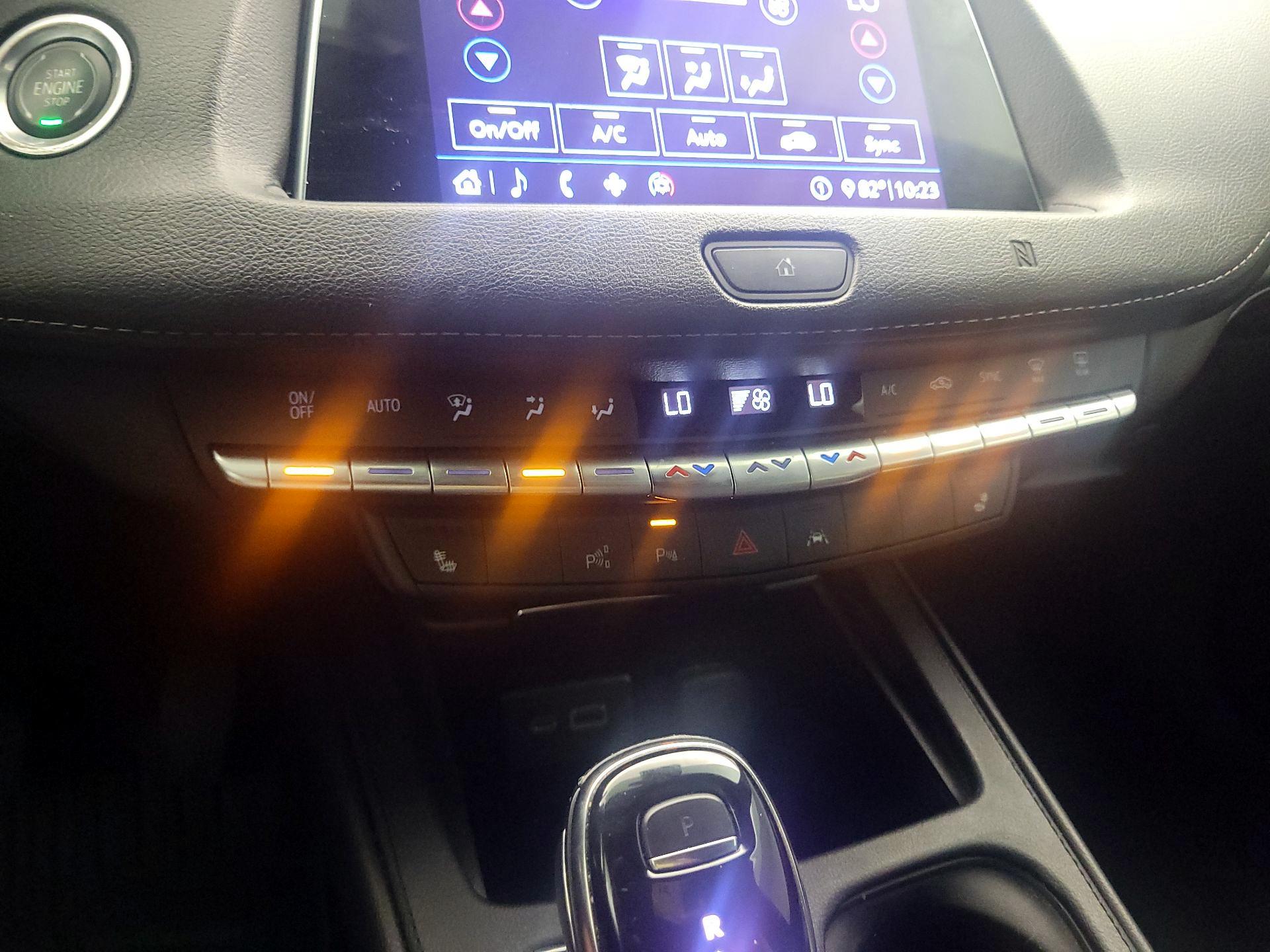 Thumbnail: 2020 Cadillac XT4 - 14