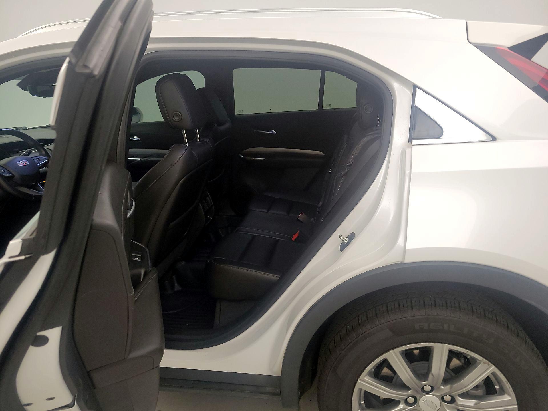 Thumbnail: 2020 Cadillac XT4 - 17