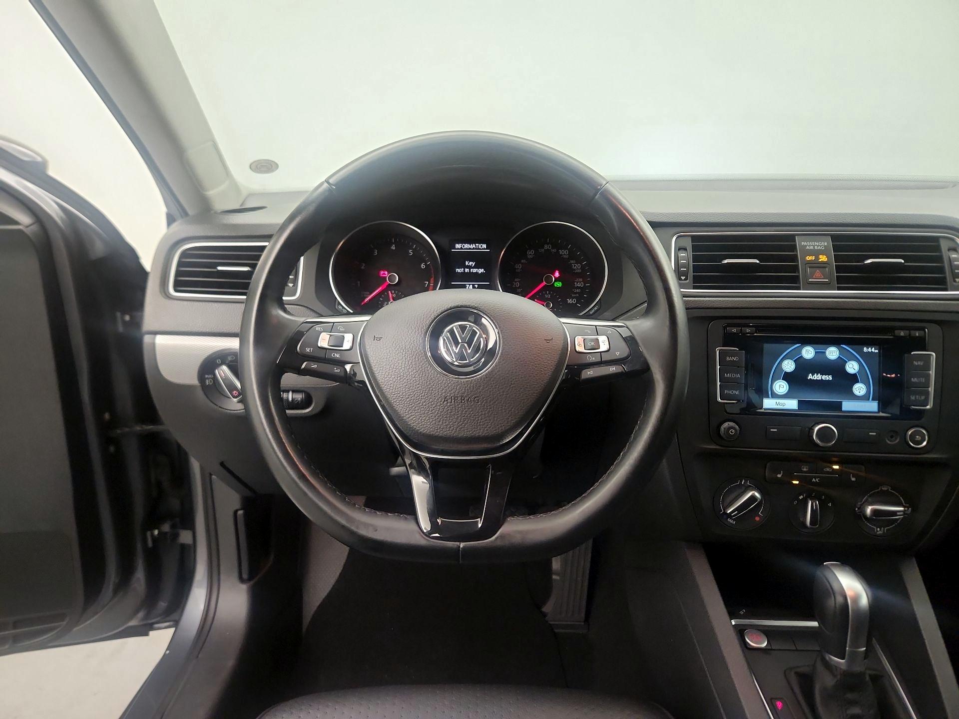 Thumbnail: 2015 Volkswagen Jetta - 10