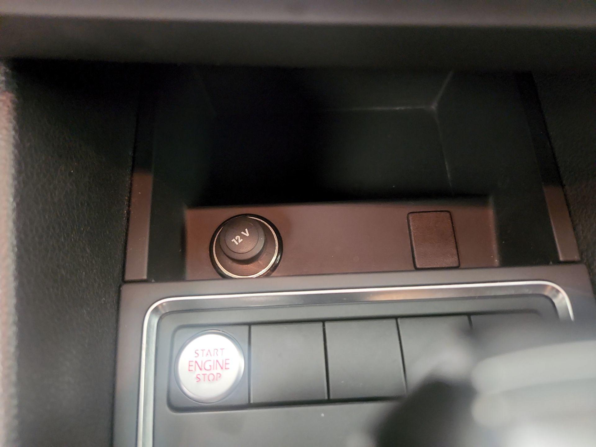 Thumbnail: 2015 Volkswagen Jetta - 19