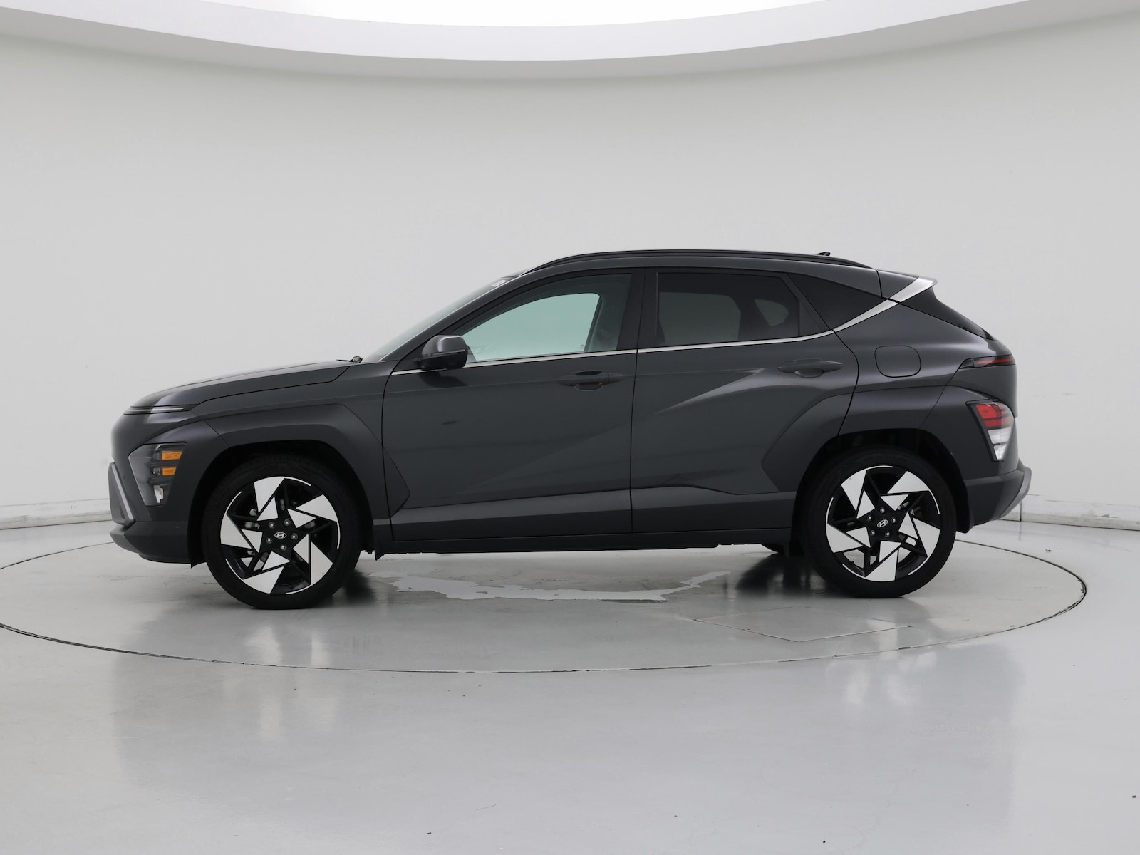 2026 Hyundai Kona Limited - Photo 4