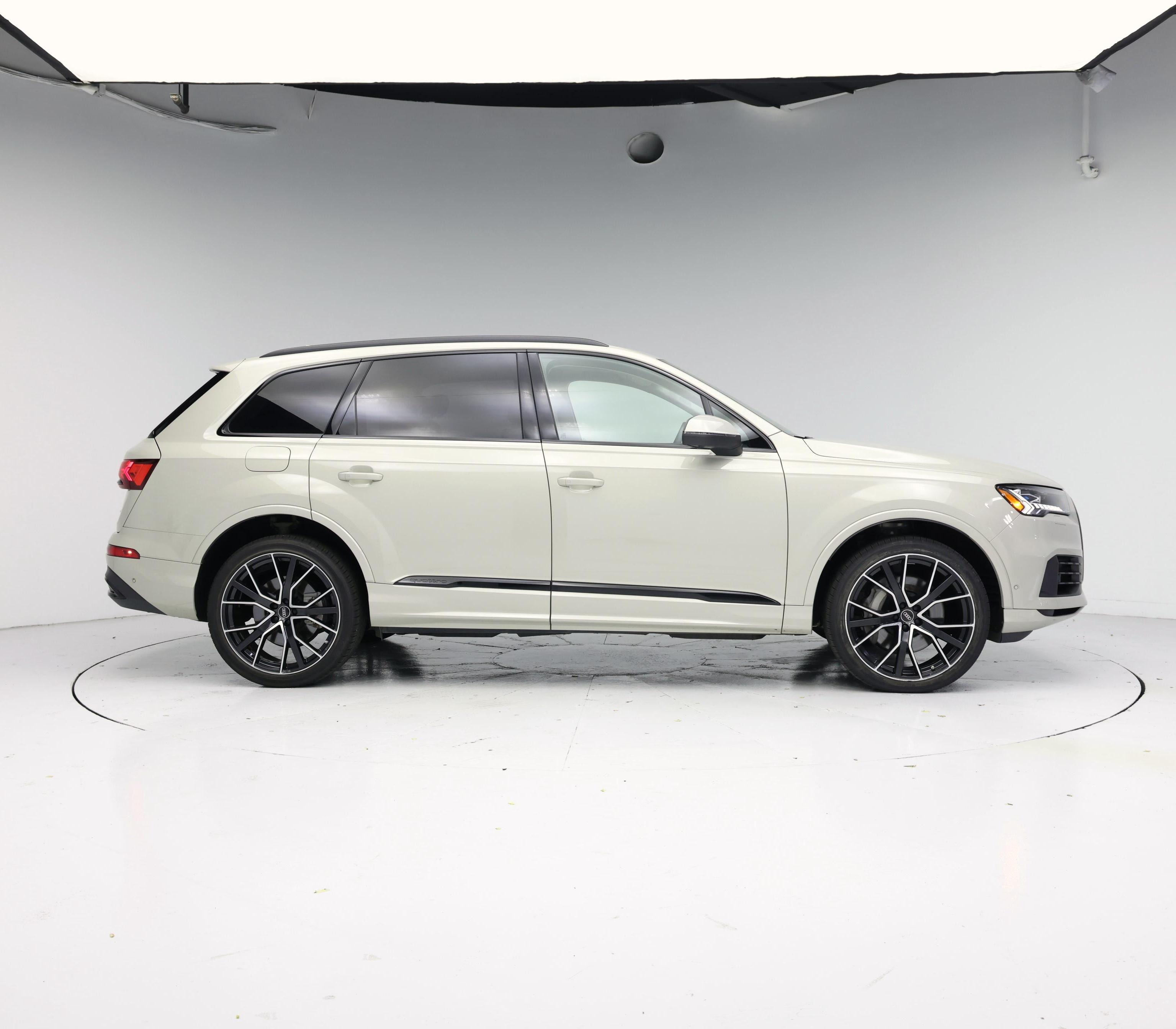 Thumbnail: 2022 Audi Q7 - 7