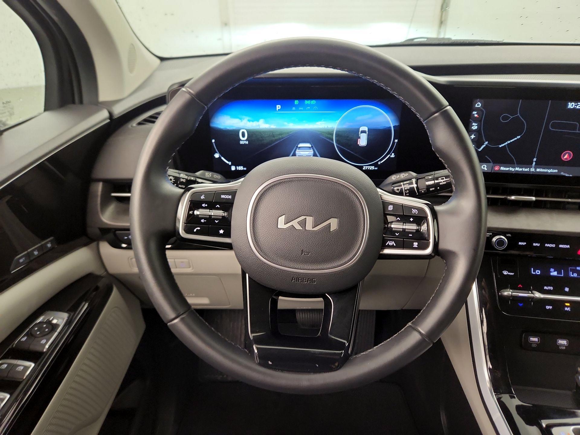Thumbnail: 2023 Kia Carnival - 10