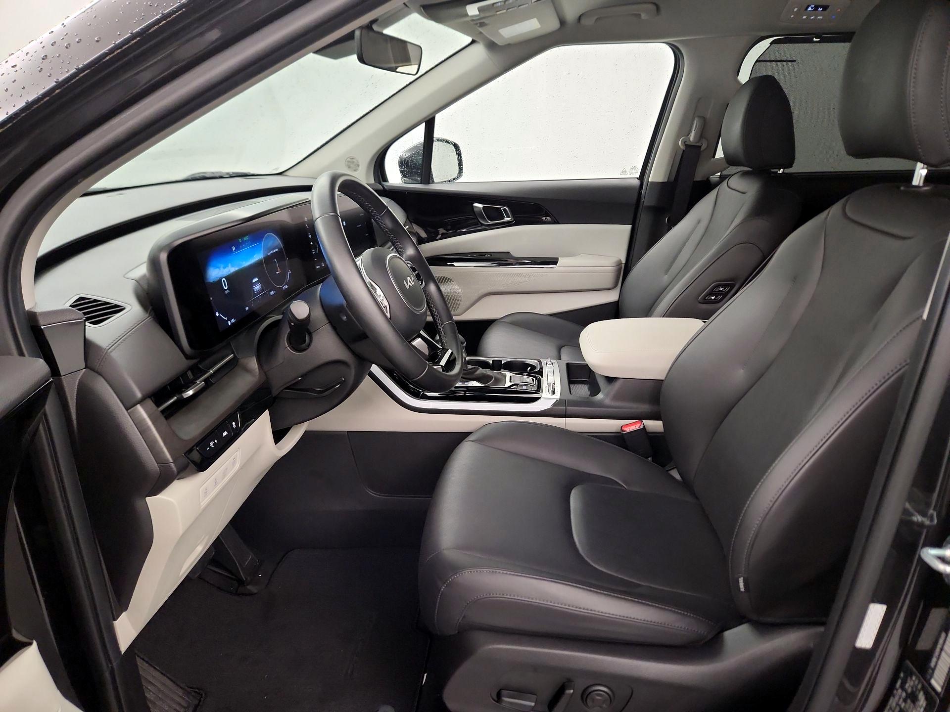 Thumbnail: 2023 Kia Carnival - 11