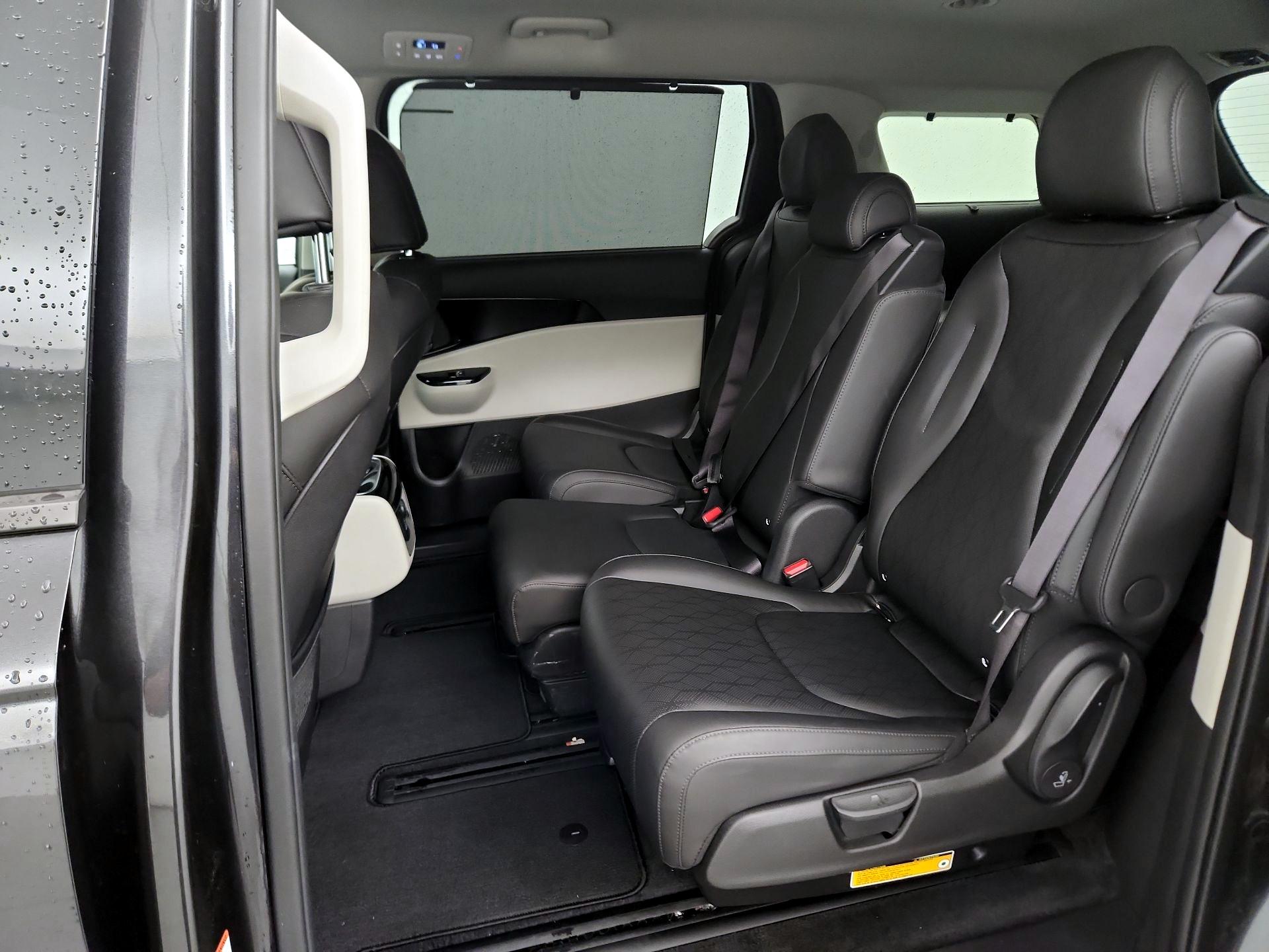 Thumbnail: 2023 Kia Carnival - 20
