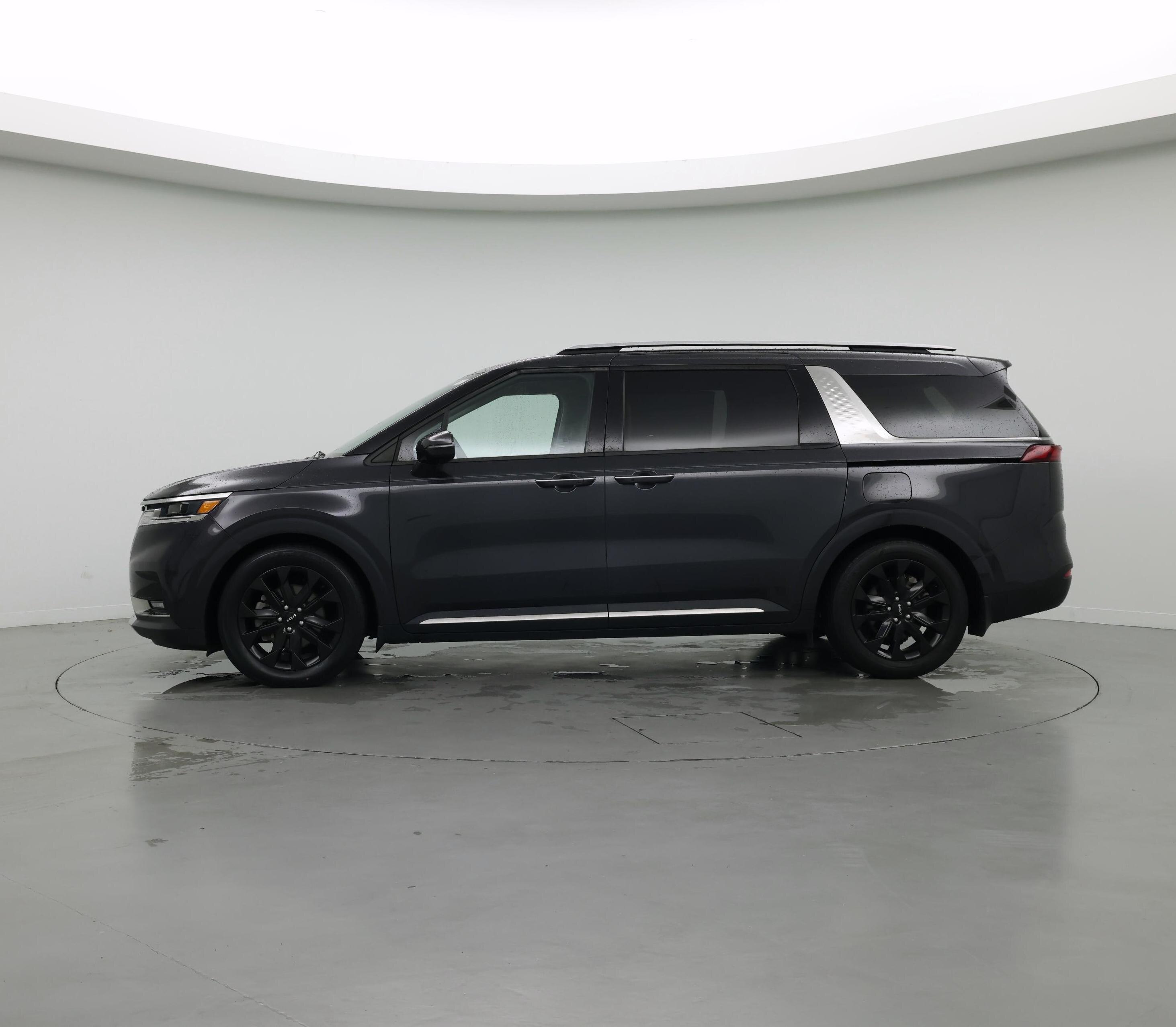 Thumbnail: 2023 Kia Carnival - 3