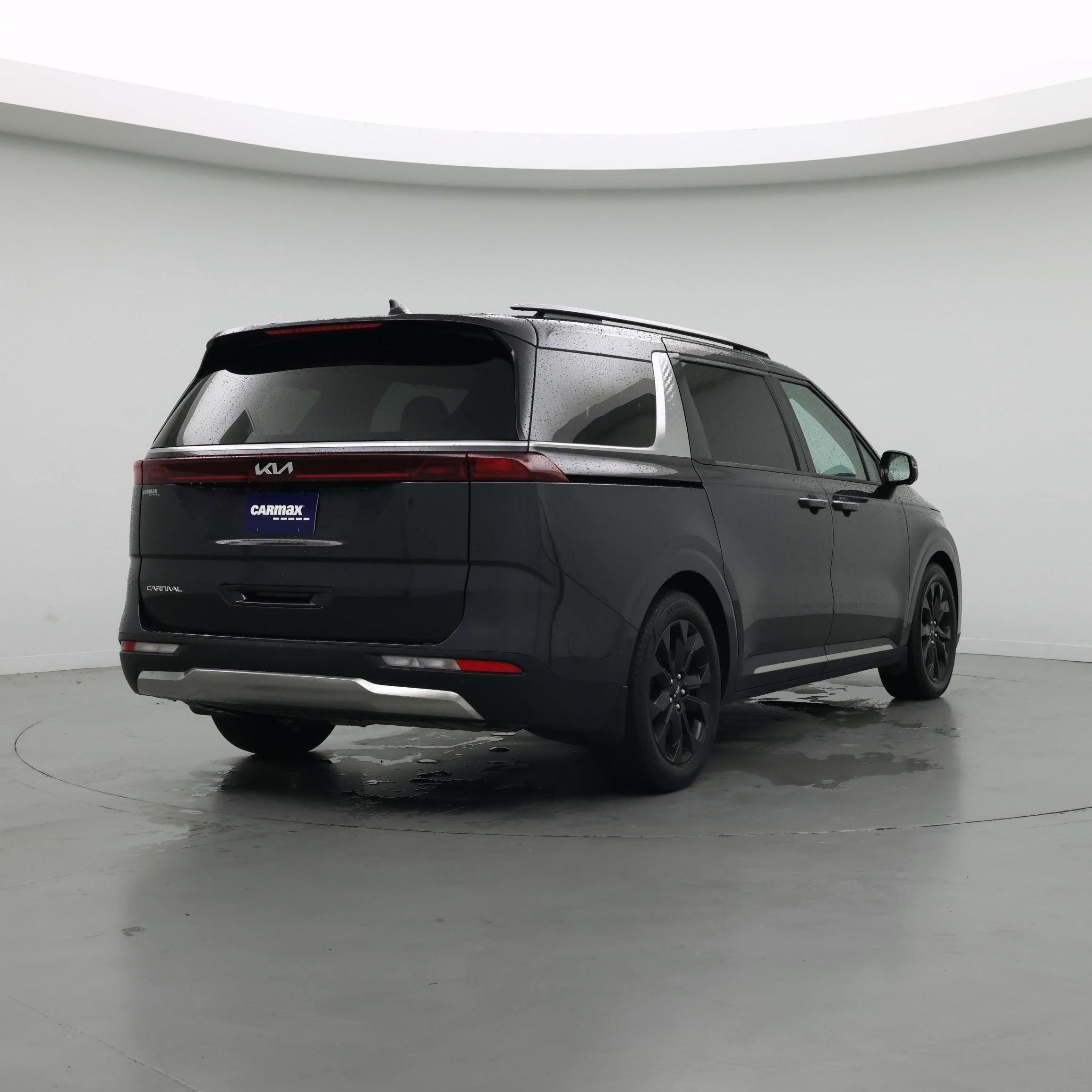 Thumbnail: 2023 Kia Carnival - 8