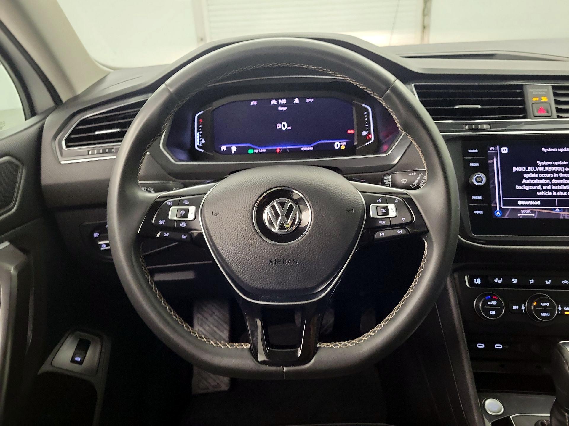 Thumbnail: 2021 Volkswagen Tiguan - 10