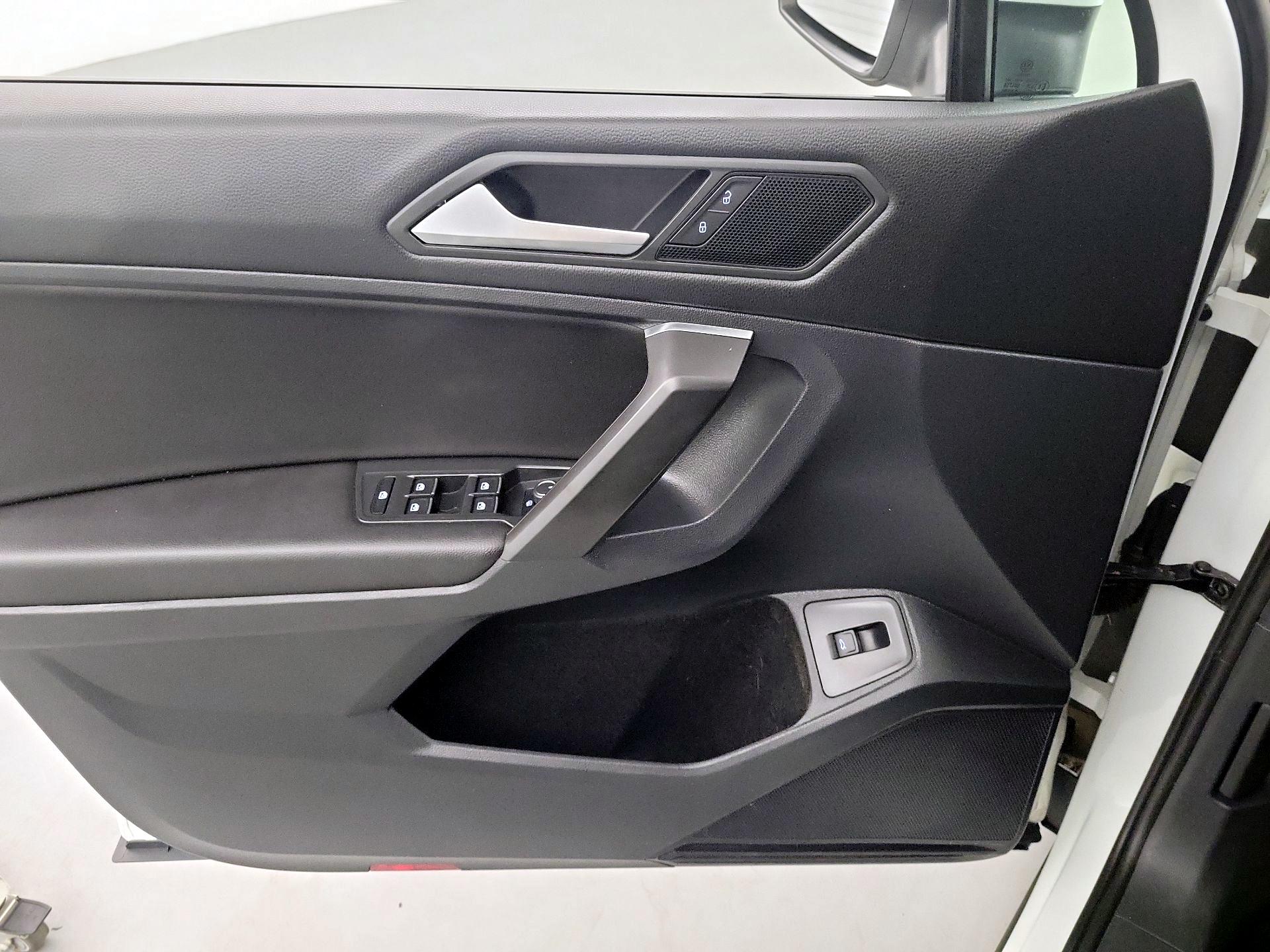 Thumbnail: 2021 Volkswagen Tiguan - 12