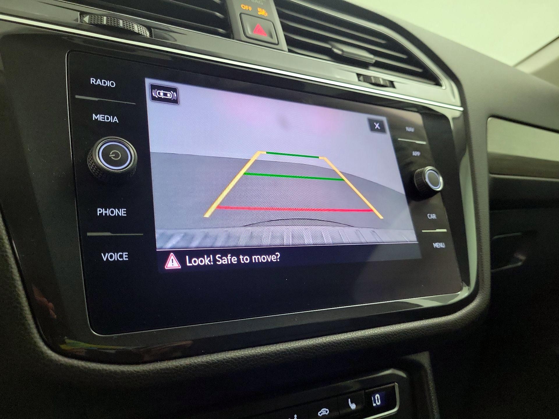 Thumbnail: 2021 Volkswagen Tiguan - 15