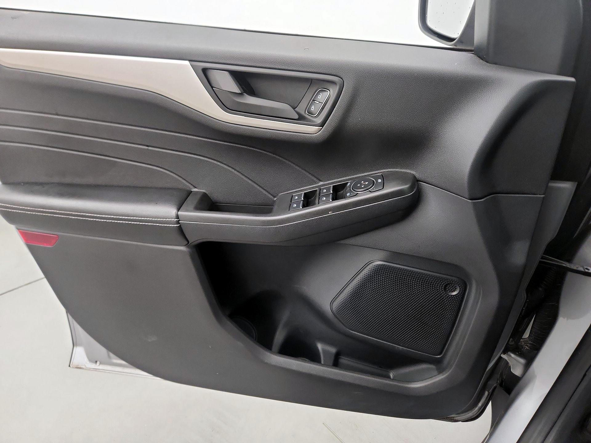 Thumbnail: 2021 Ford Escape - 12